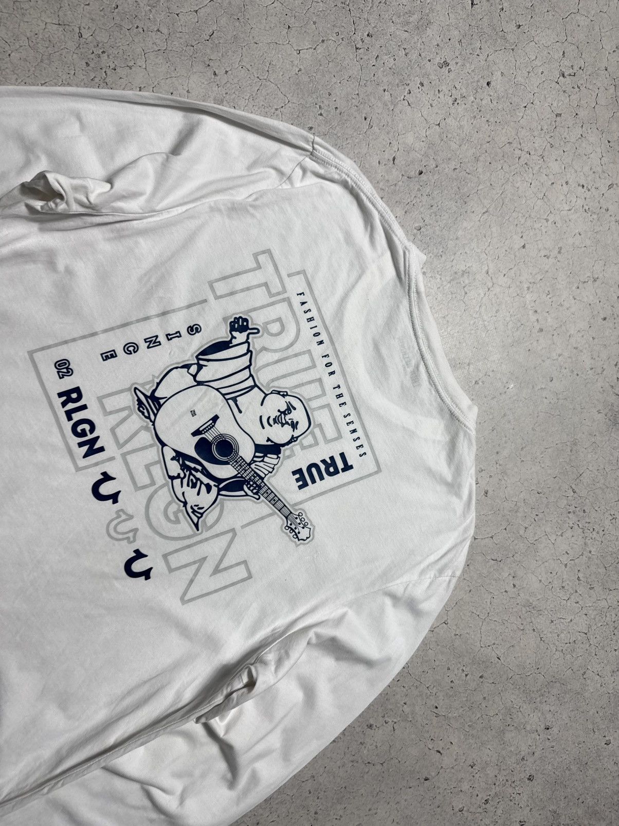 True Religion True Religion Vintage Long Sleeve Shirt Big Logo White Size US L / EU 52-54 / 3 - 9 Thumbnail