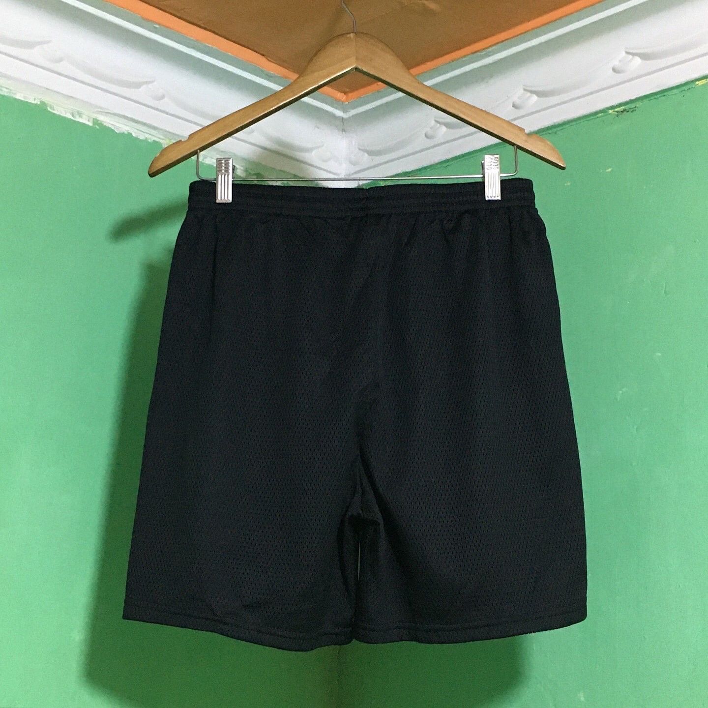 Nike Vintage Nike Mesh Usa Shorts Size US 30 / EU 46 - 2 Thumbnail