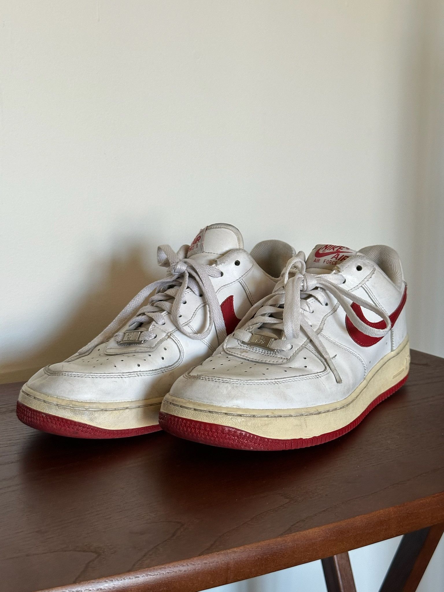 Nike Vintage 2008 NIKE Air Force 1 Low '07 White Varsity Red Size US 10.5 / EU 43-44 - 2 Thumbnail