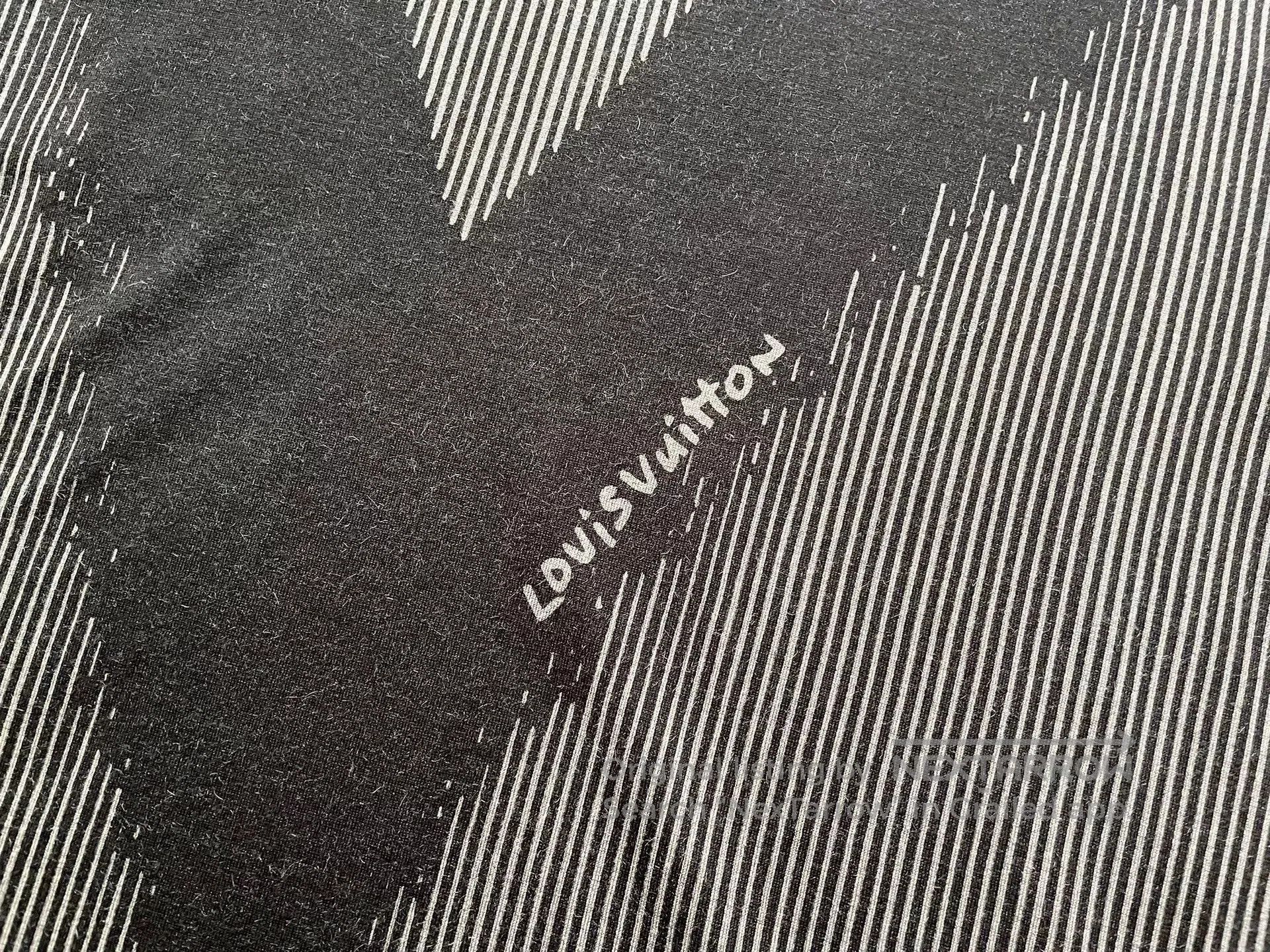 Louis Vuitton Louis Vuitton Men's Crew Neck T. Size US S / EU 44-46 / 1 - 5 Thumbnail