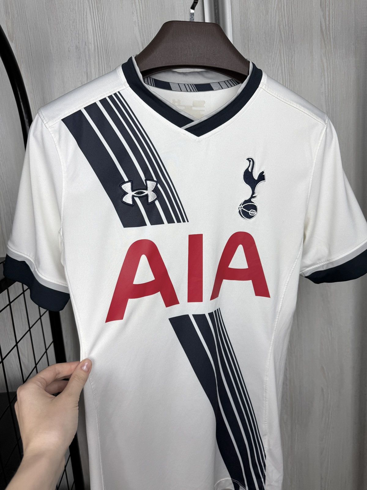 Under Armour Tottenham 2015/2016 Home Football Shirt Size S Under Armour Size US S / EU 44-46 / 1 - 9 Thumbnail