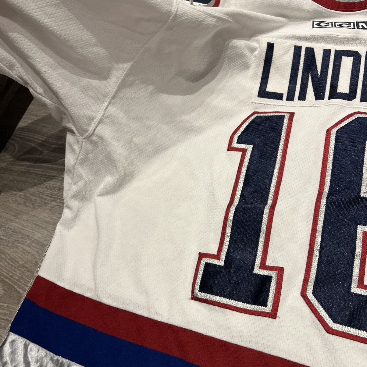 Ccm Vintage Vancouver Canucks hockey jersey Trevor linden Size US XL / EU 56 / 4 - 13 Thumbnail