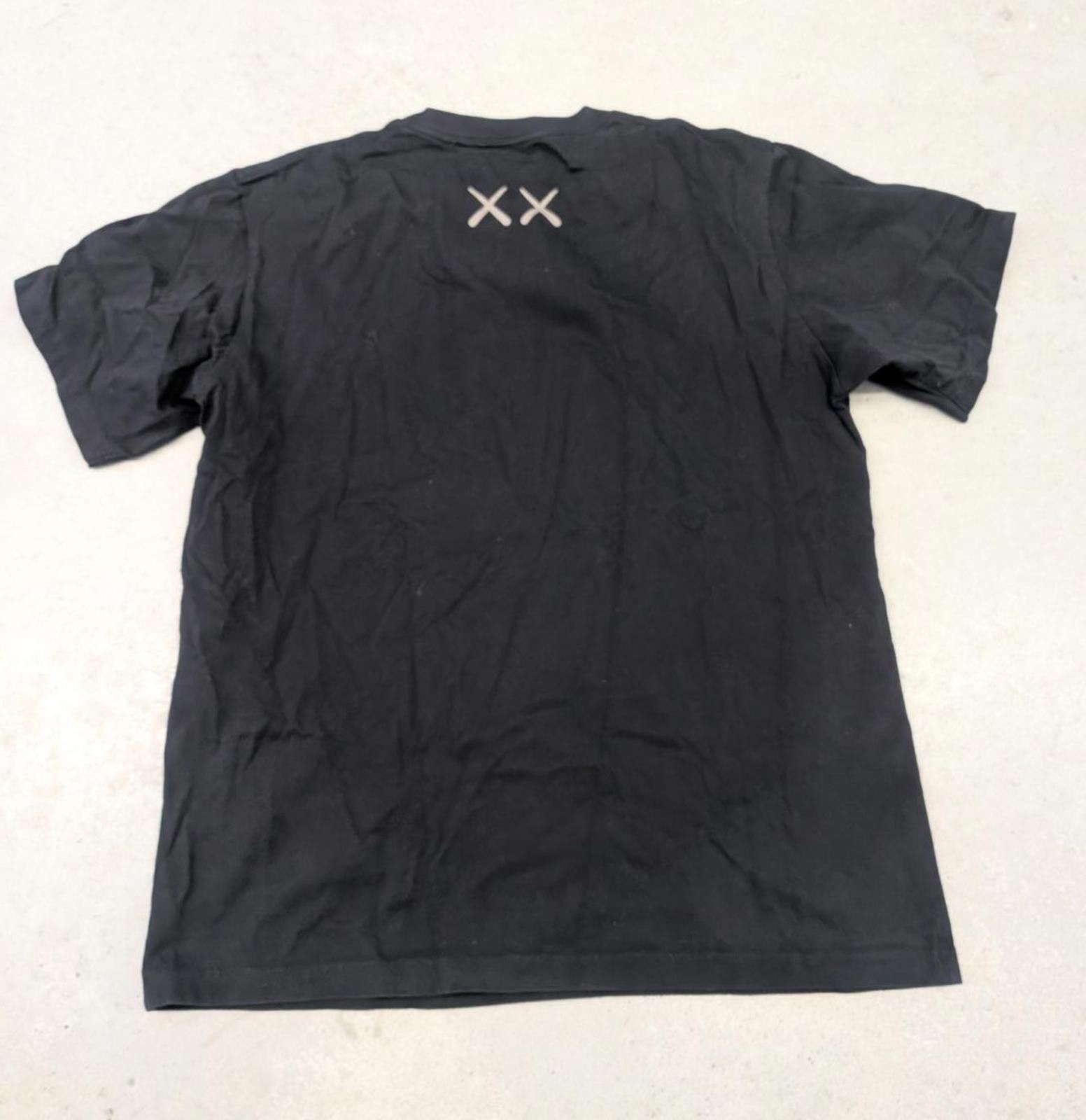 Kaws Kaws x Uniqlo Black t-shirt Size US L / EU 52-54 / 3 - 4 Thumbnail