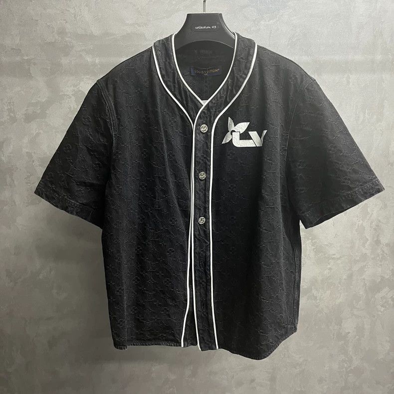 Louis Vuitton Louis Vuitton Black logo printed casual denim short sleeve Size US L / EU 52-54 / 3 - 1 Thumbnail