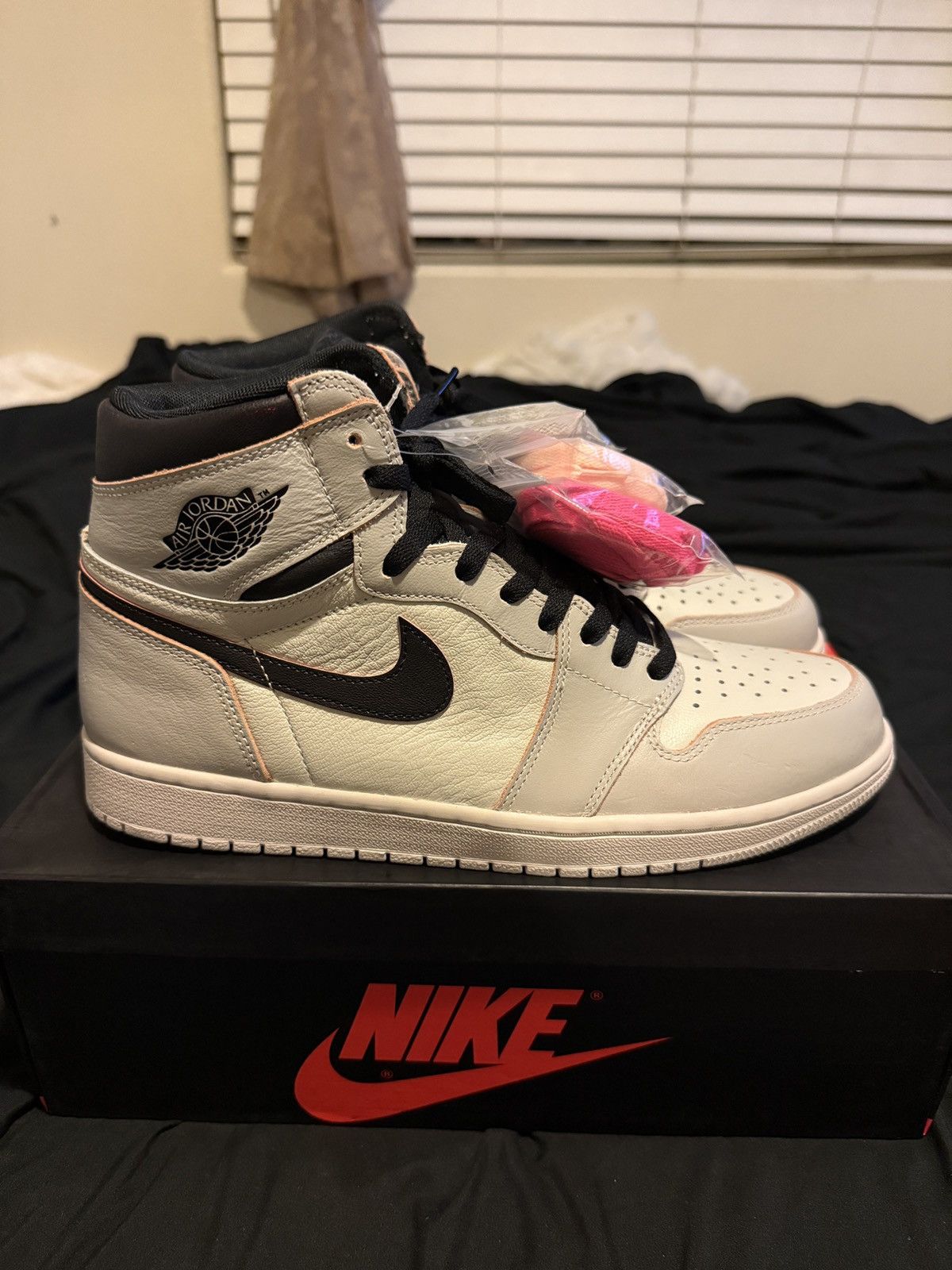 Jordan Brand 2020 Air Jordan 1 Retro High SB 'NYC to Paris' Size US 11.5 / EU 44-45 - 2 Thumbnail