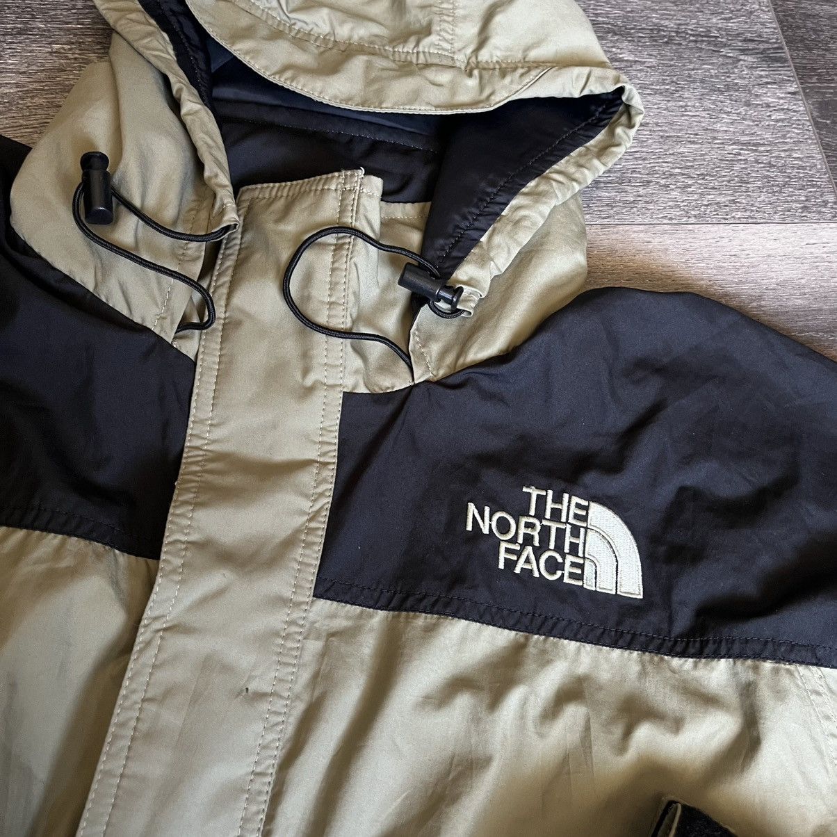 The North Face Vintage 1990s The North Face Shell Windbreaker Hooded Jacket Size US L / EU 52-54 / 3 - 7 Thumbnail