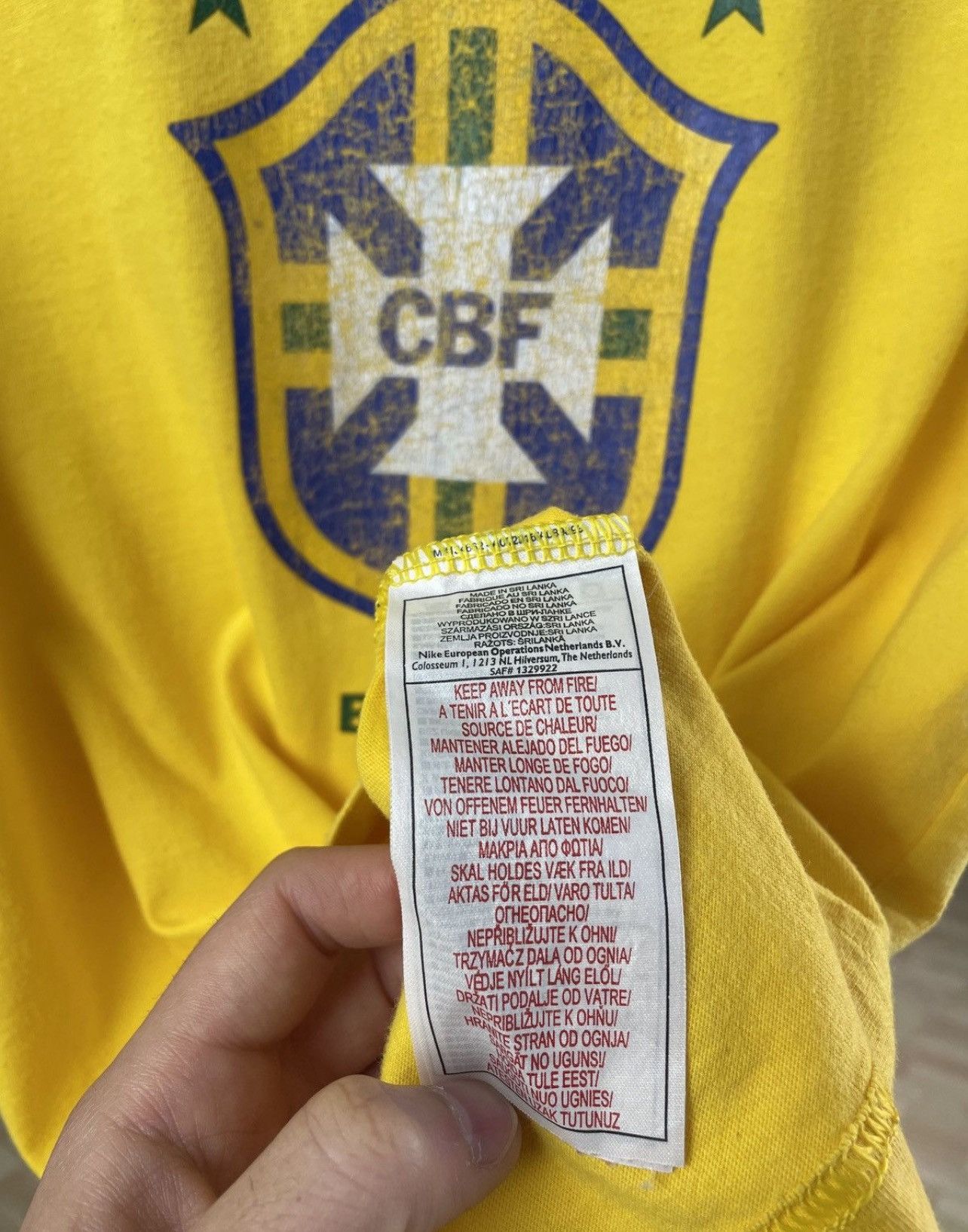 Nike Vintage Y2K Nike FC Brasil Soccer Jersey Blockcore Tee Size US M / EU 48-50 / 2 - 8 Thumbnail