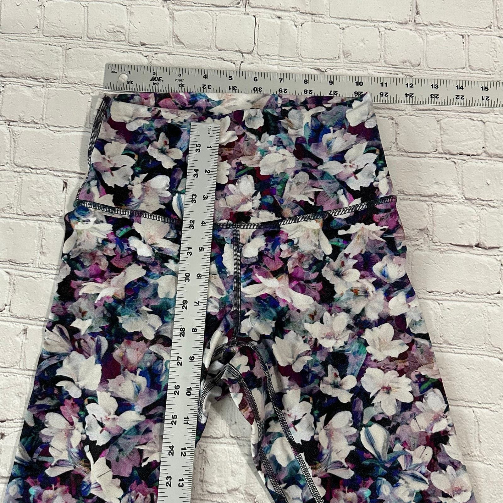 Lululemon lululemon leggings size 4 Size 27" / US 4 / IT 40 - 8 Thumbnail