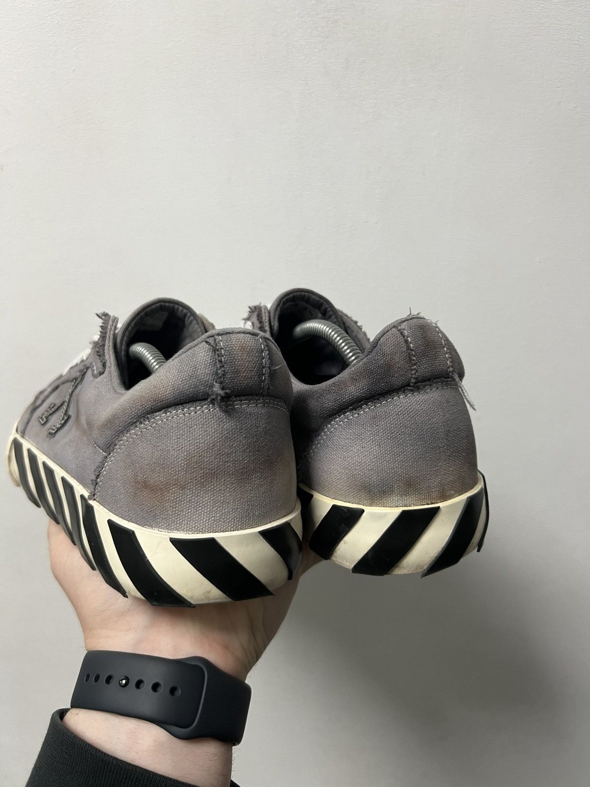 Off-White Off-White Vulcanized Suede Luxury Gray Sneakers EU43 Shoes Size US 10 / EU 43 - 9 Thumbnail