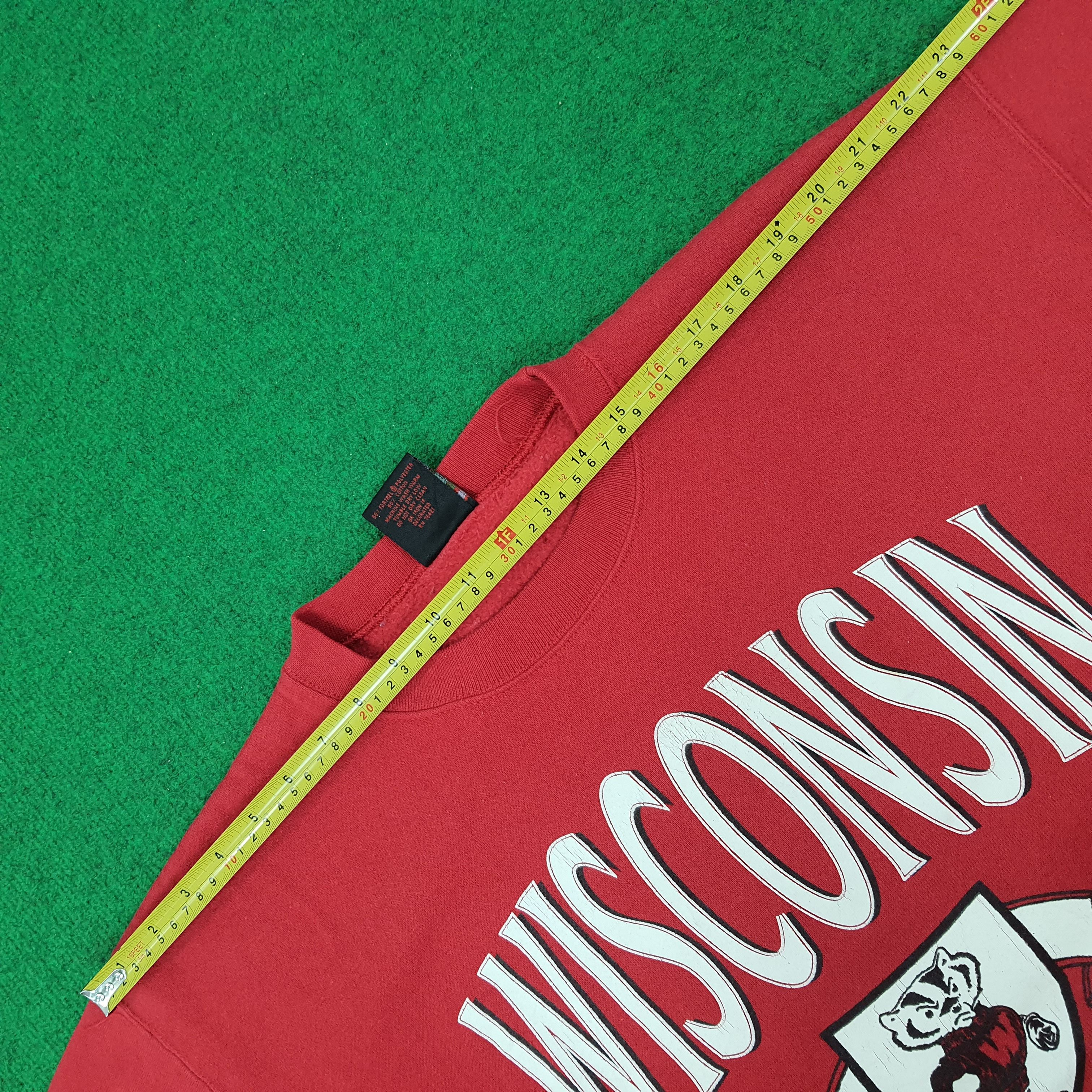 Other Vintage Wisconsin Badgers NFL Team Sweatshirt C243N18 Size US L / EU 52-54 / 3 - 7 Thumbnail
