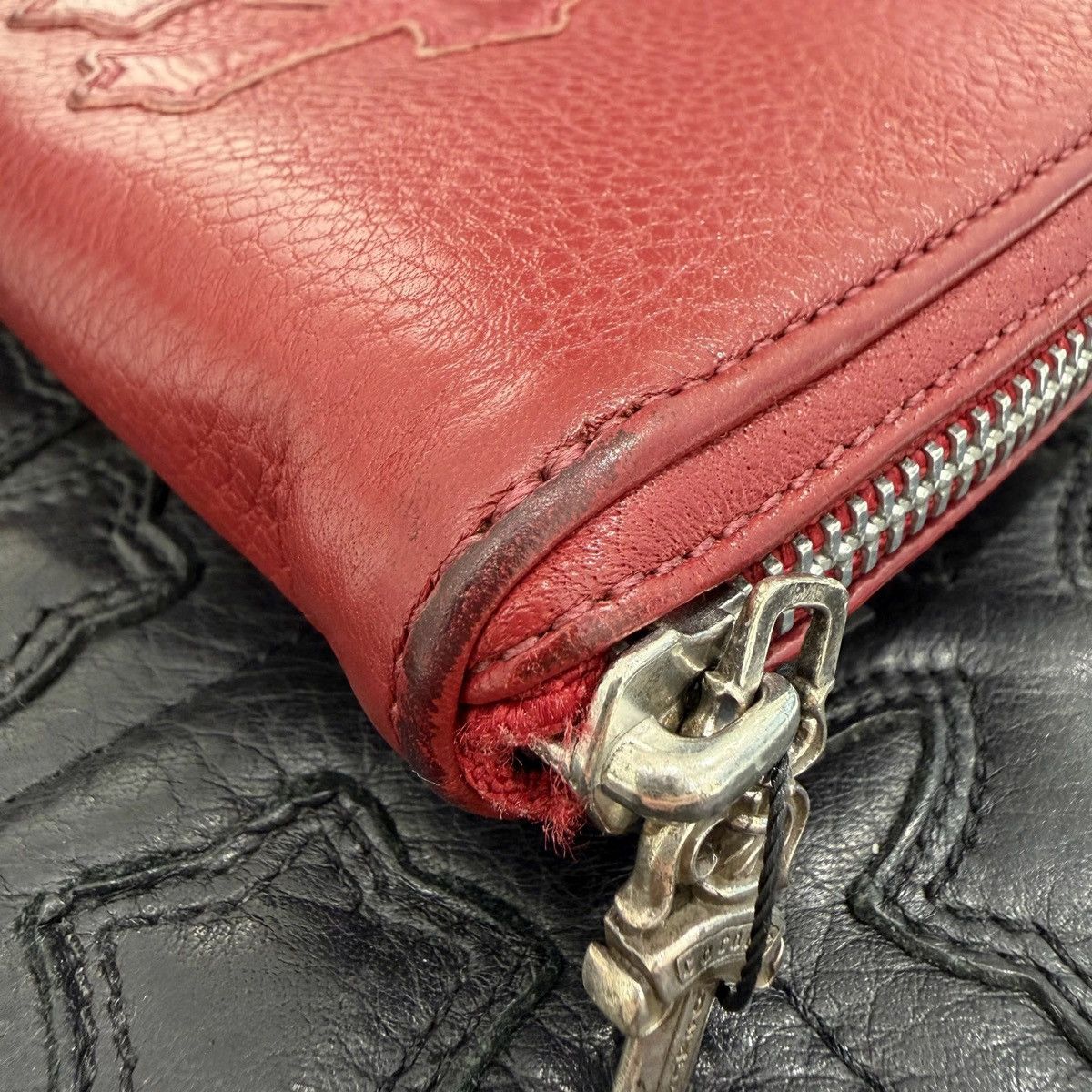 Chrome Hearts Chrome Hearts red cemetery triple cross leather patch wallet Size ONE SIZE - 14 Thumbnail