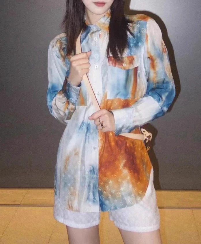 Louis Vuitton LV All Over Monogram Tie-Dye Gradient Silk Shacket Size S / US 4 / IT 40 - 4 Thumbnail