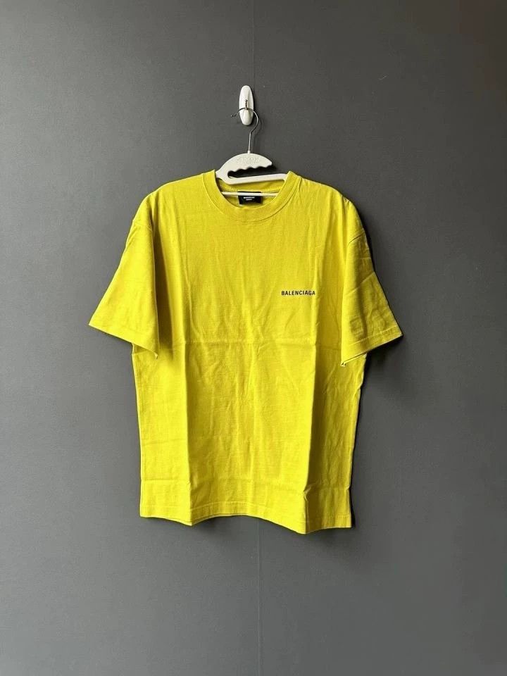 Balenciaga Balenciaga Yellow front and back letter short sleeve 2501-N Size US XS / EU 42 / 0 - 1 Thumbnail