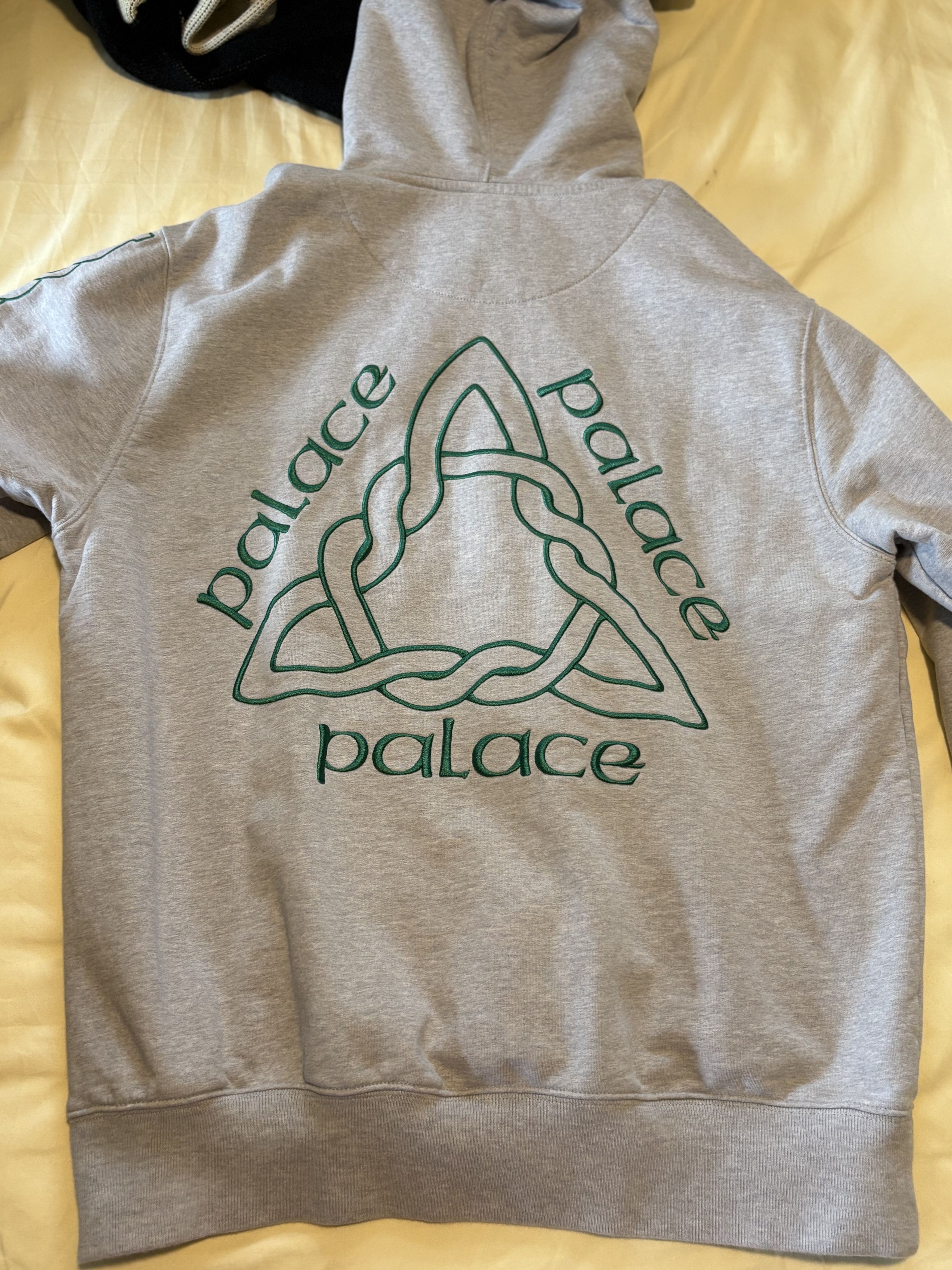 Palace ye old hoodie Size US L / EU 52-54 / 3 - 5 Thumbnail