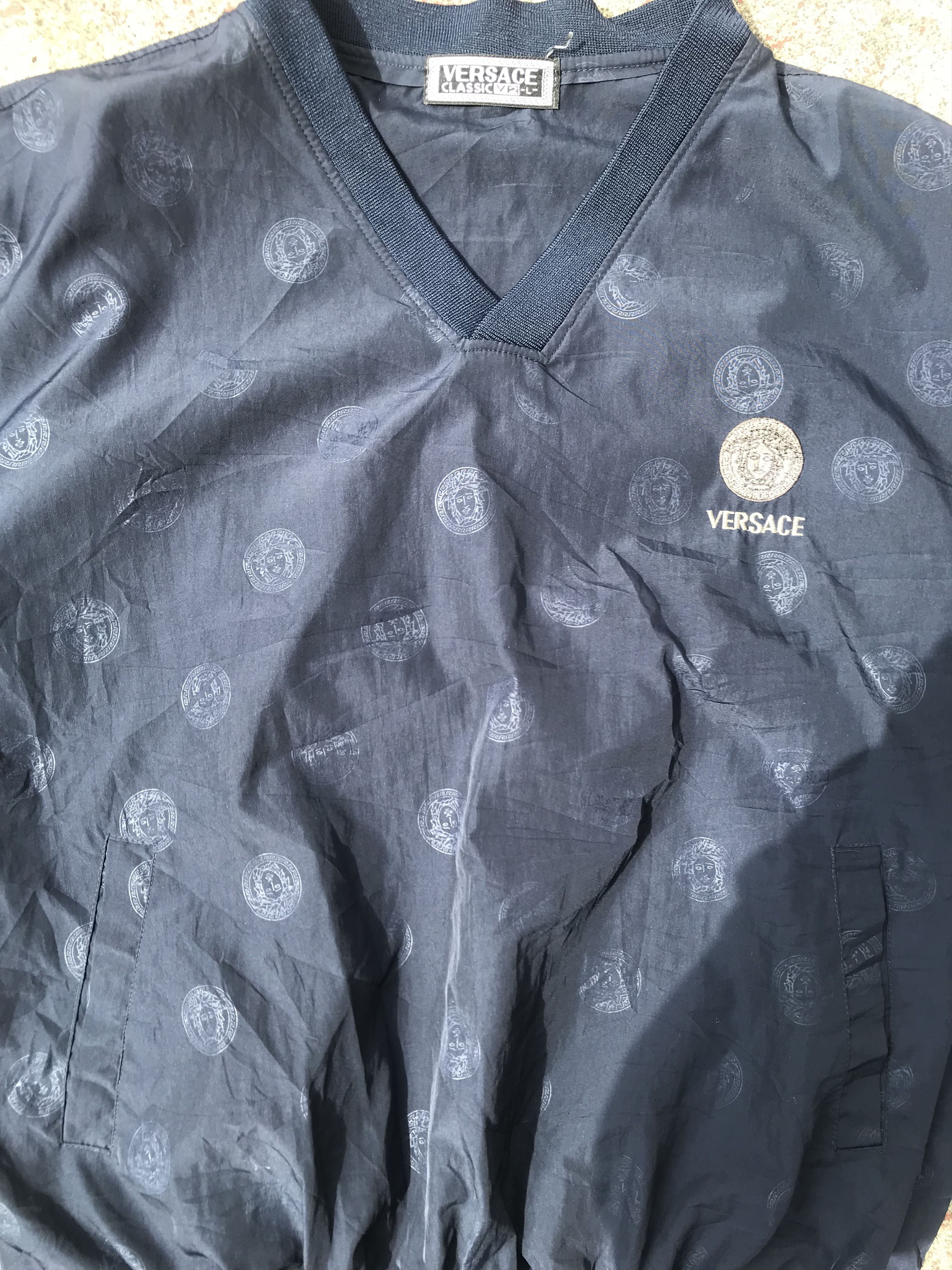 Designer × Versace Versace classic v2 vneck monogram Size US L / EU 52-54 / 3 - 4 Thumbnail