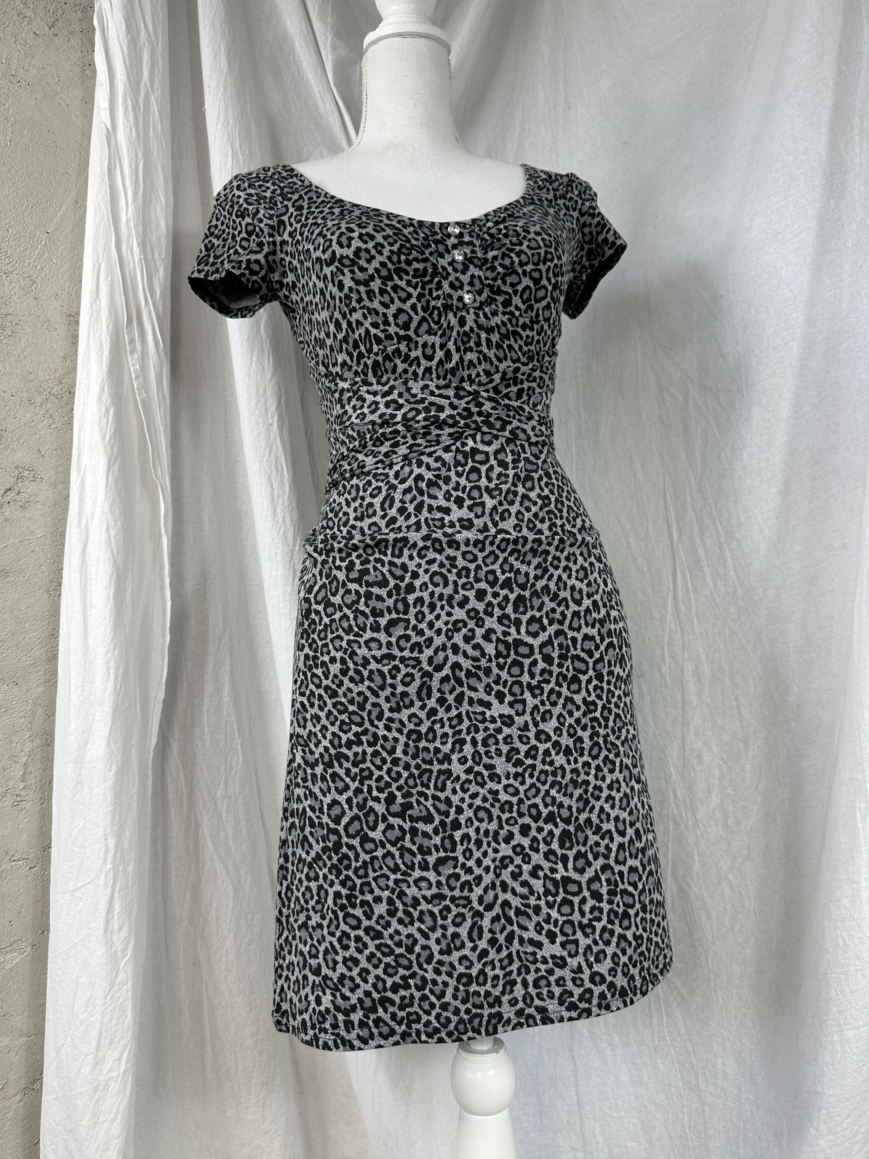 Vintage intage 00s Avant Garde Old Money Viscose Cheetah Dress Size M / US 6-8 / IT 42-44 - 1 Thumbnail