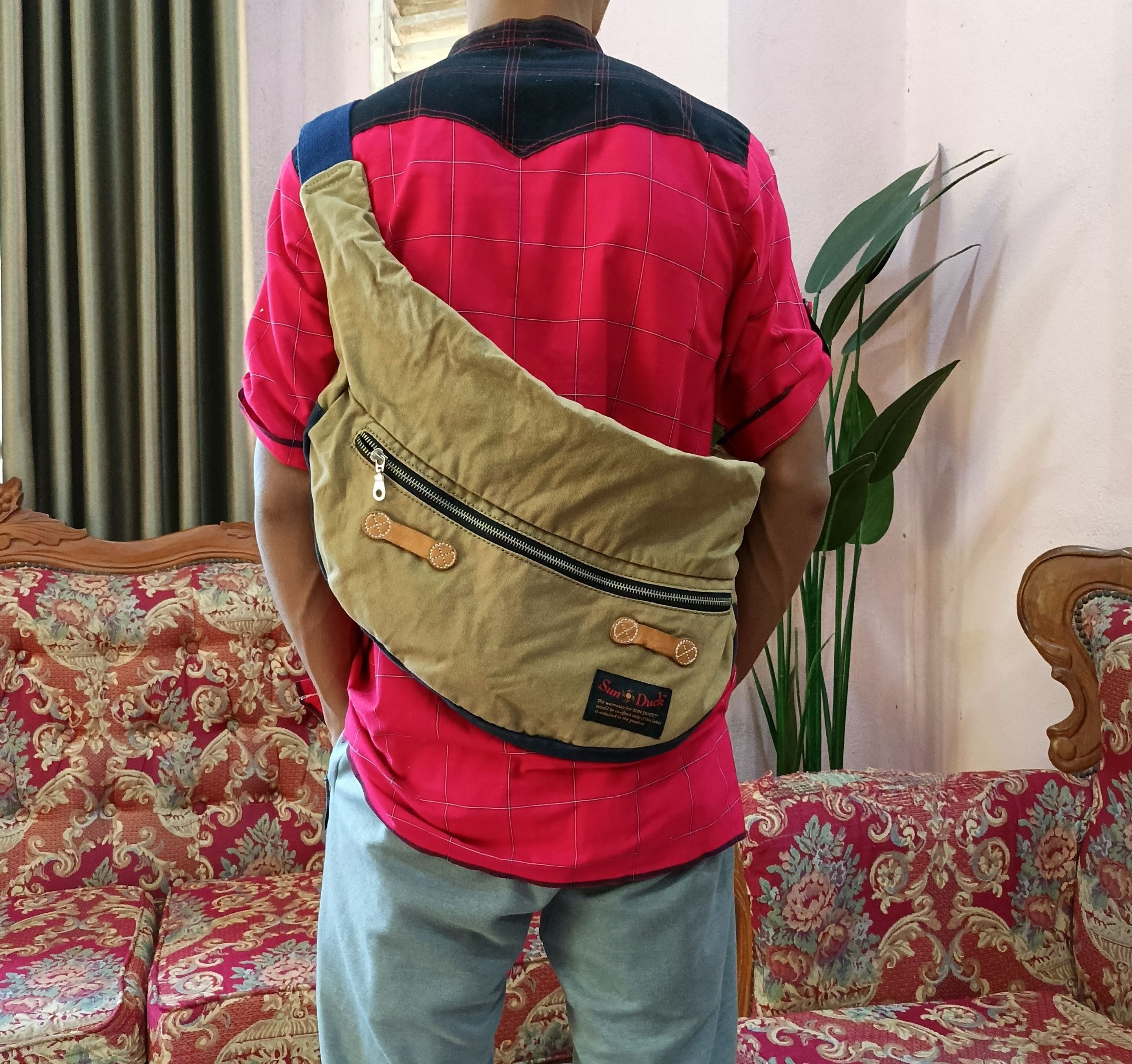 Designer × Japanese Brand Sun Duck X Back Number Crescent Design Crossbody Bags Size ONE SIZE - 1 Thumbnail