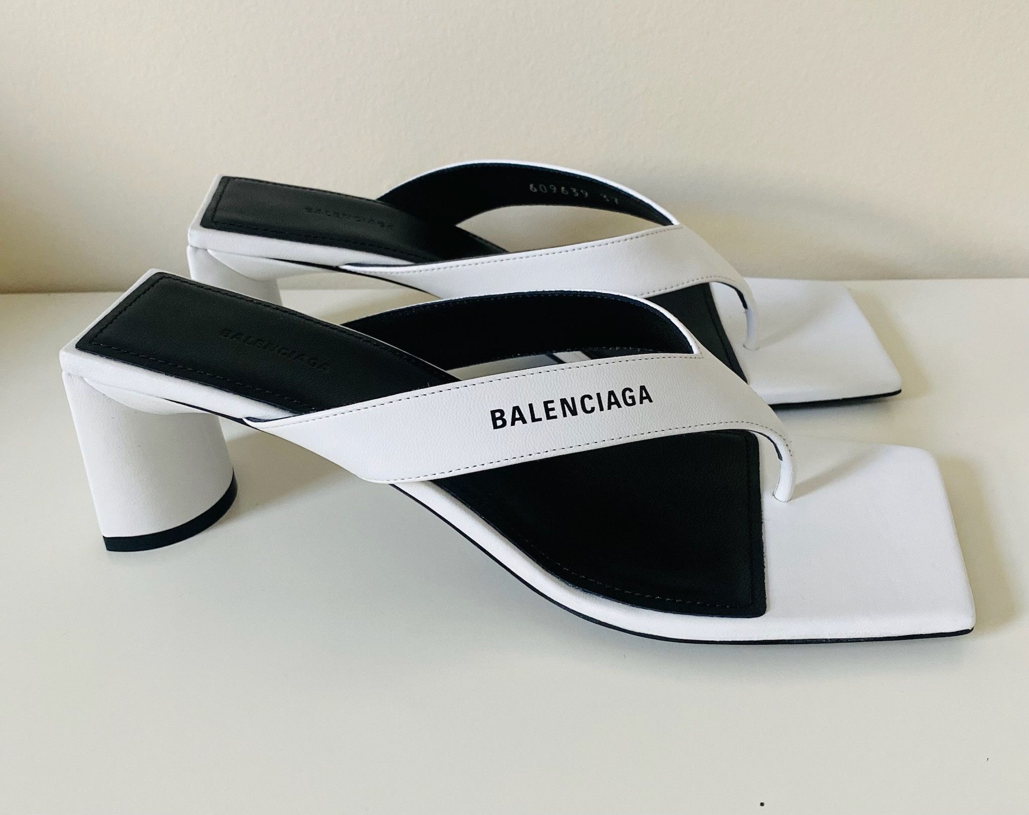 Balenciaga Balenciaga Double Square 60mm Leather White/Black(Size 37) Size US 6.5 / IT 36.5 - 4 Thumbnail