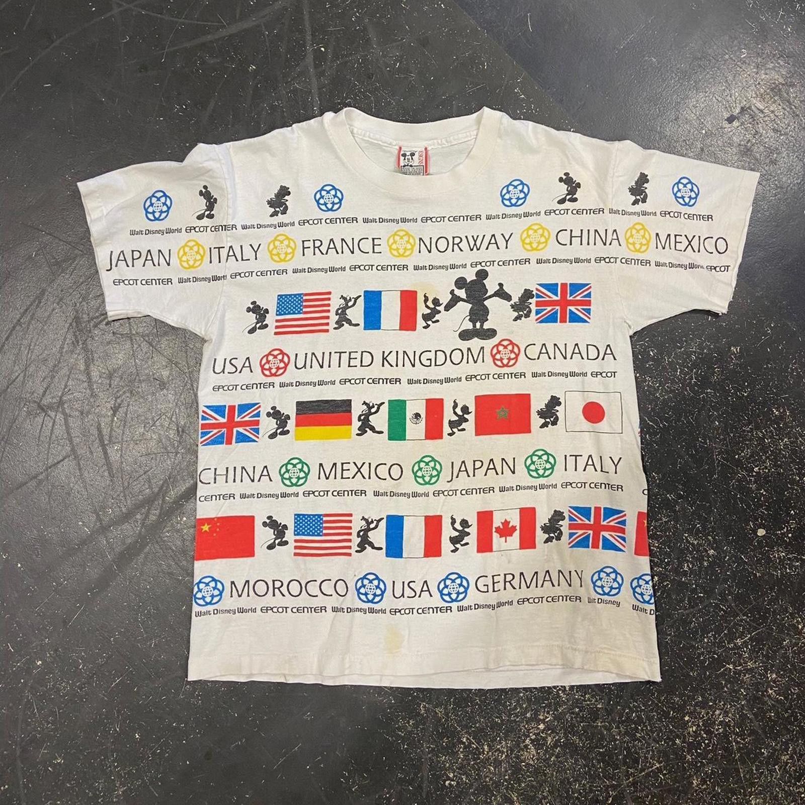 Disney 90s Disney Countries AOP Tee Size US XL / EU 56 / 4 - 1 Thumbnail