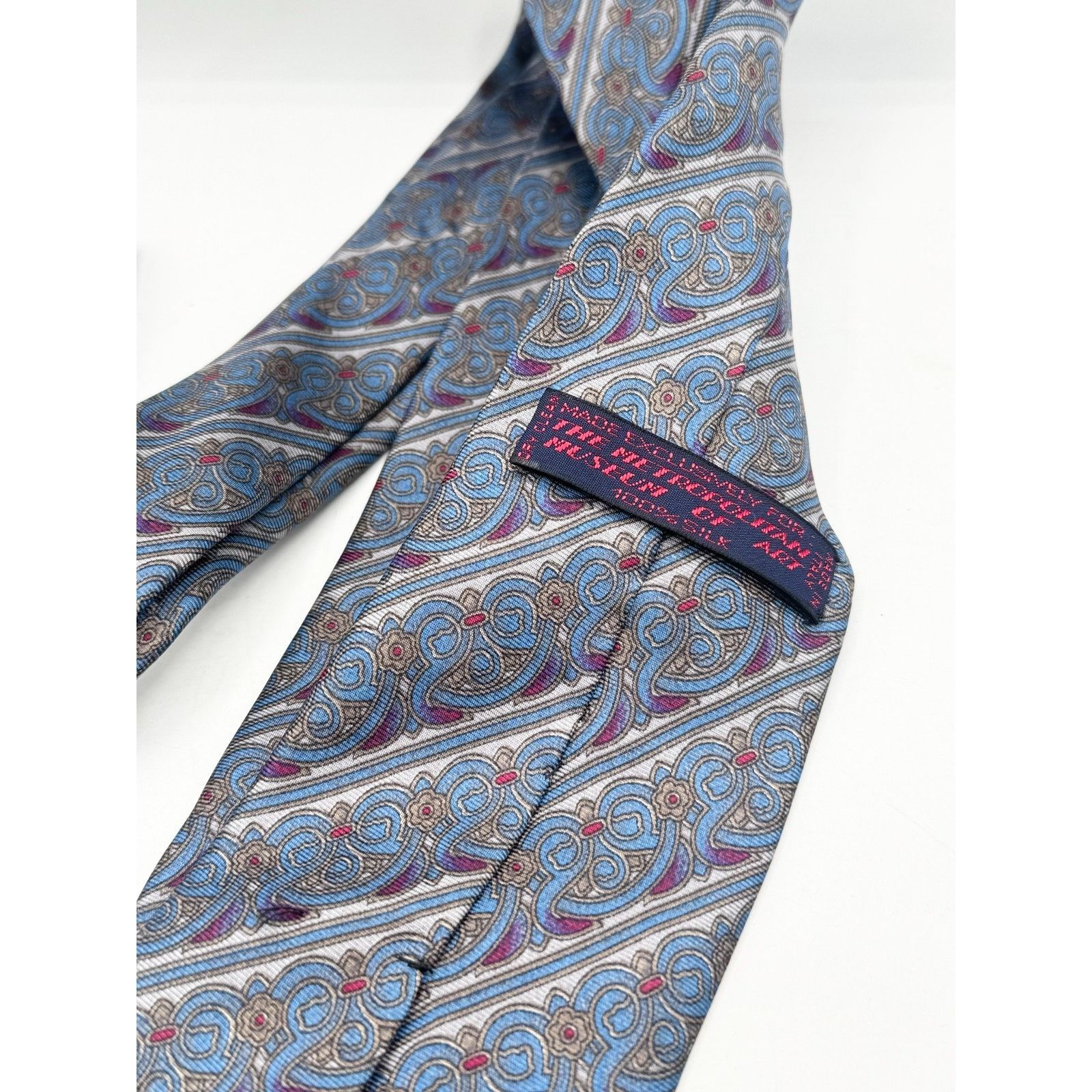 Other Vintage The Metropolitan Museum of Art 100% Silk Tie Necktie Size ONE SIZE - 3 Thumbnail