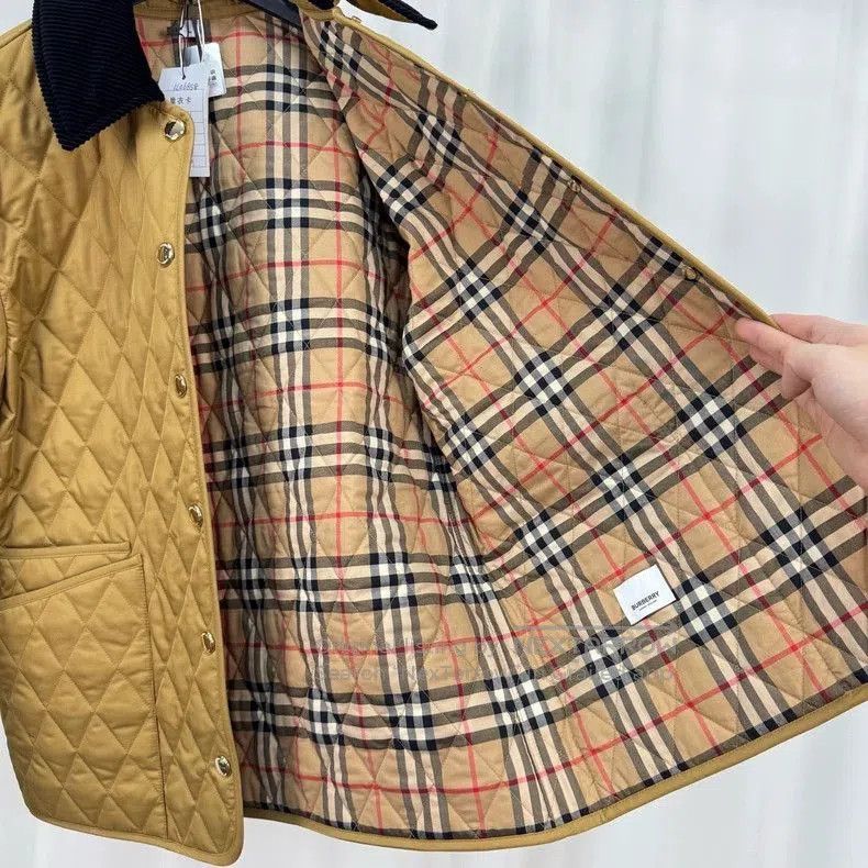 Burberry Burberry Quilted Gold Button Coat. Size US M / EU 48-50 / 2 - 5 Thumbnail