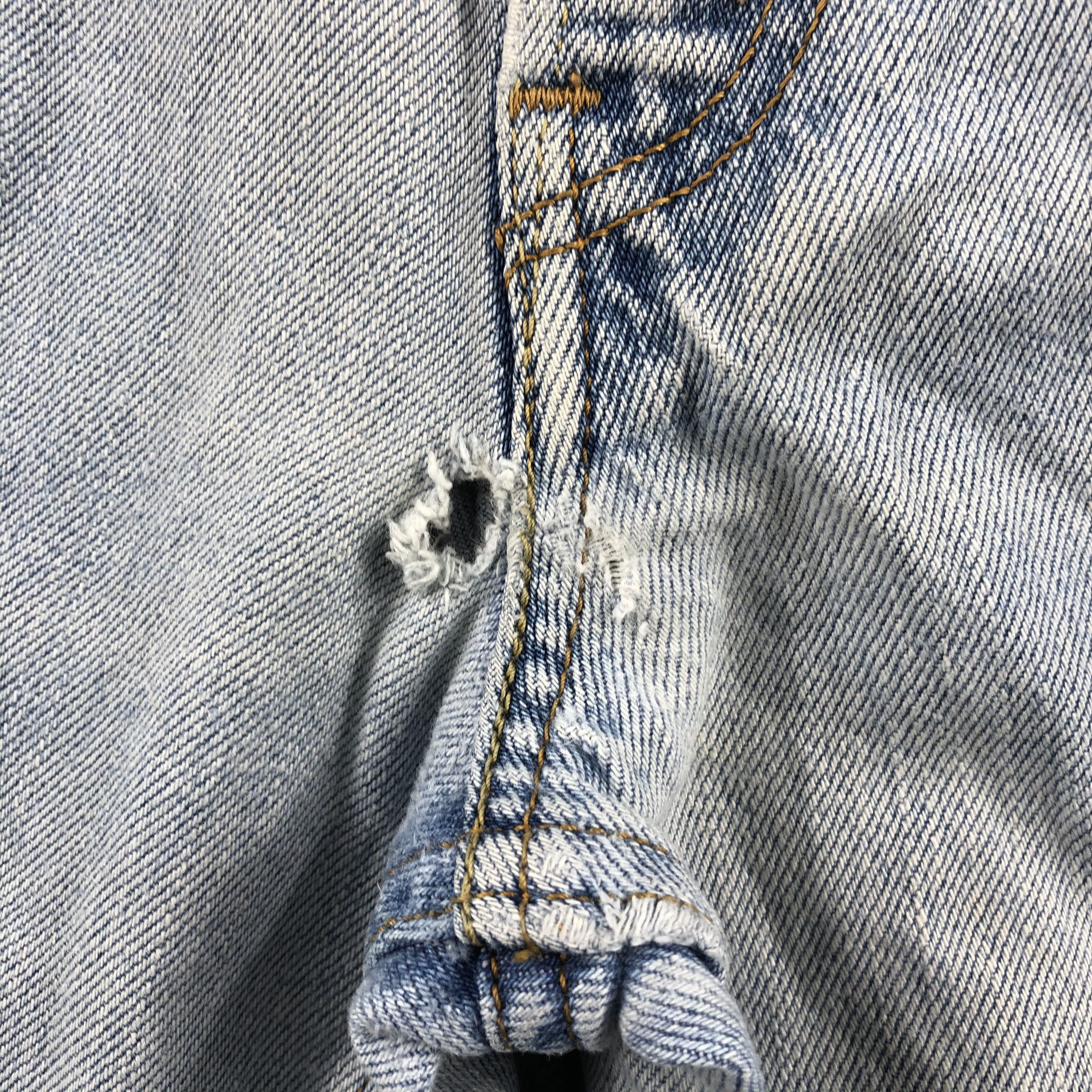 Levi's Vintage Light Wash Levis 505 Jeans-J2182 Size US 27 - 8 Thumbnail