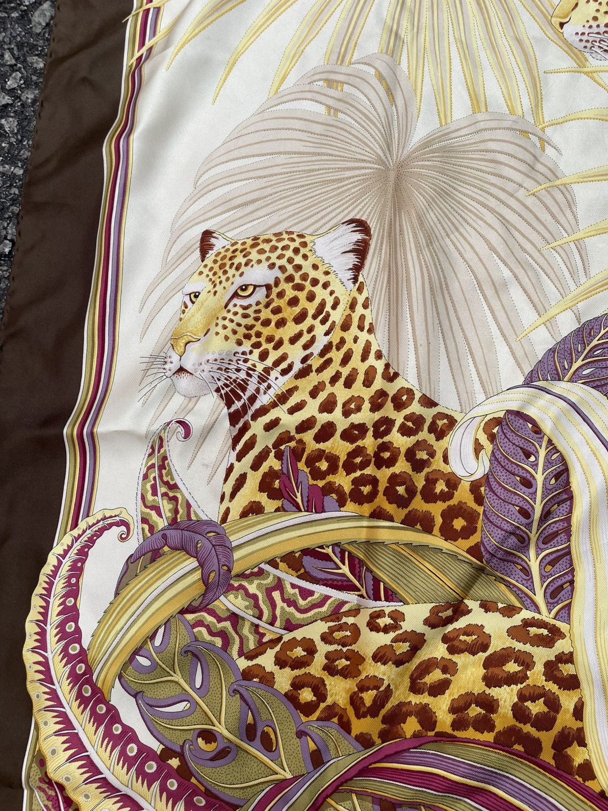 Salvatore Ferragamo Salvatore Ferragamo "Jungle Cats" | Silk Scarf Size ONE SIZE - 5 Thumbnail