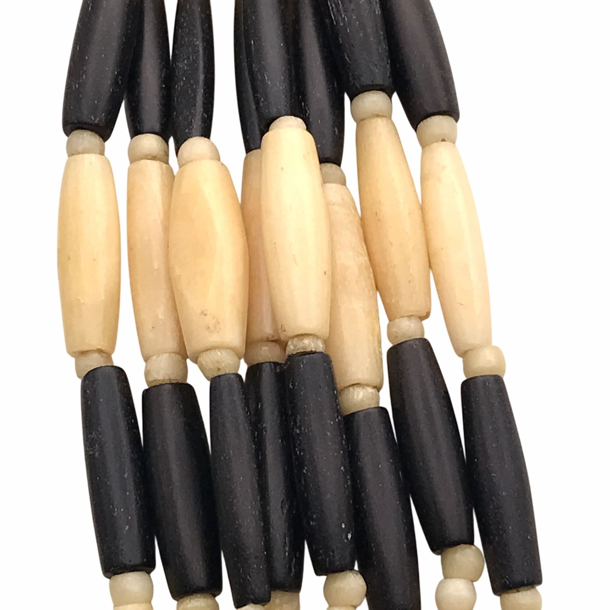 Vintage Ivory and Black Beaded Necklace Primitive Tribal Ethnic Stat Size ONE SIZE - 3 Thumbnail