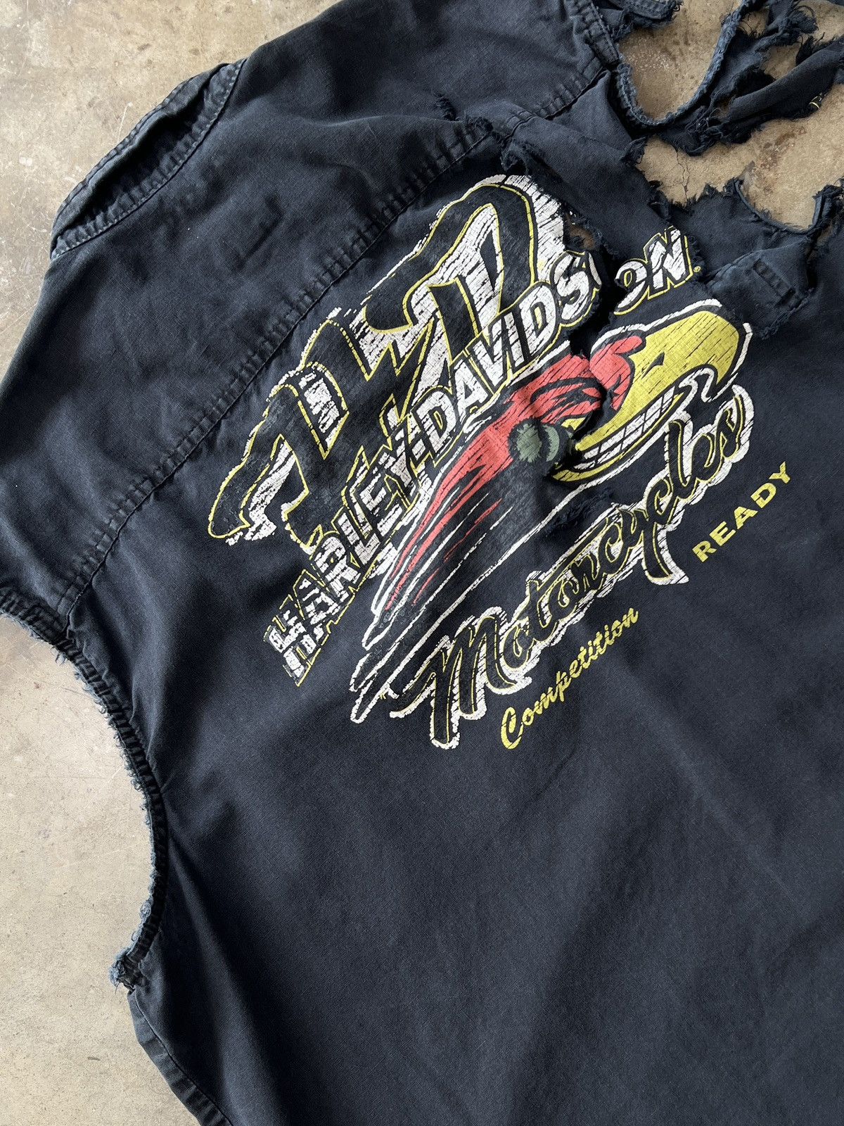Harley Davidson × Vintage Vintage Thrashed Harley Davidson Motorcycle Vest Shirt 3XL Size US XXL / EU 58 / 5 - 1 Thumbnail