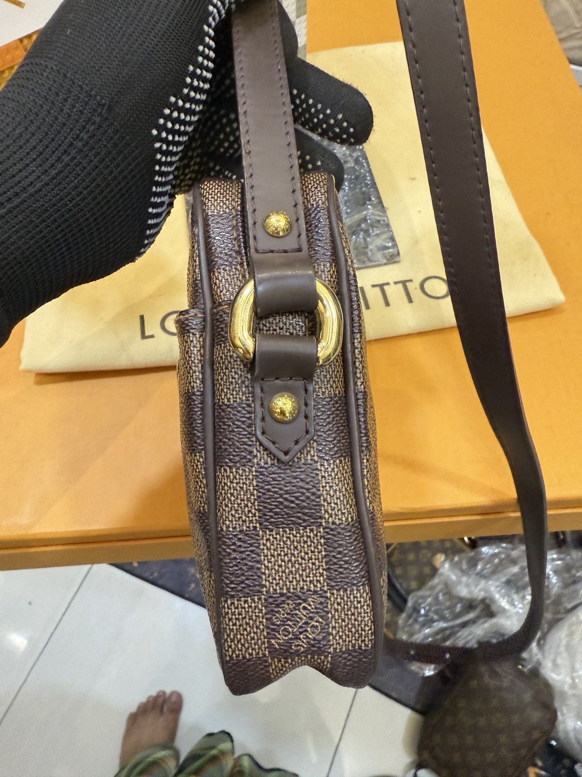 Louis Vuitton LOUIS VUITTON DAMİER EBENE RIFT -2142 Size ONE SIZE - 14 Thumbnail