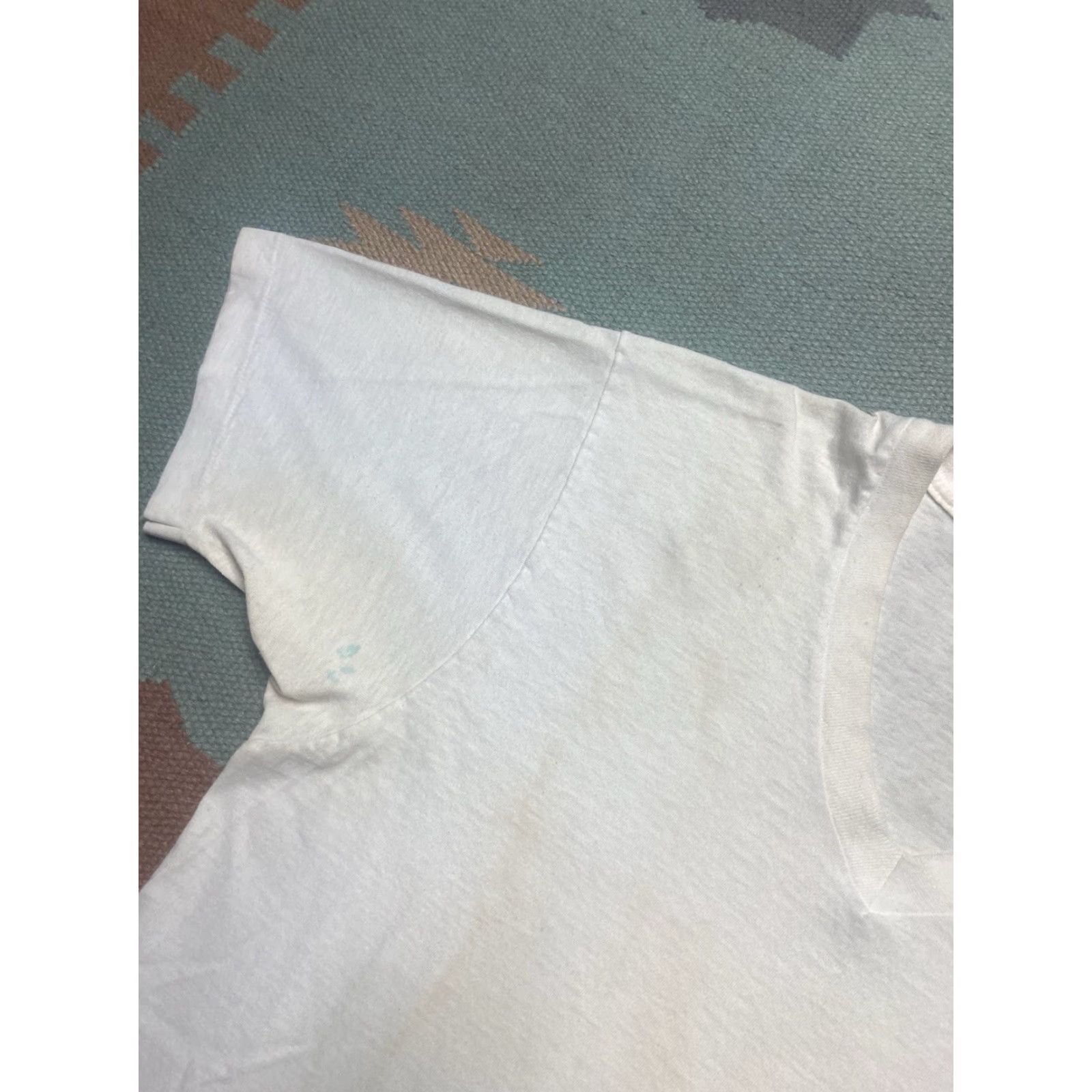 Hanes VINTAGE Hanes T-Shirt White Cotton V-Neck Adult Large Size US L / EU 52-54 / 3 - 5 Thumbnail