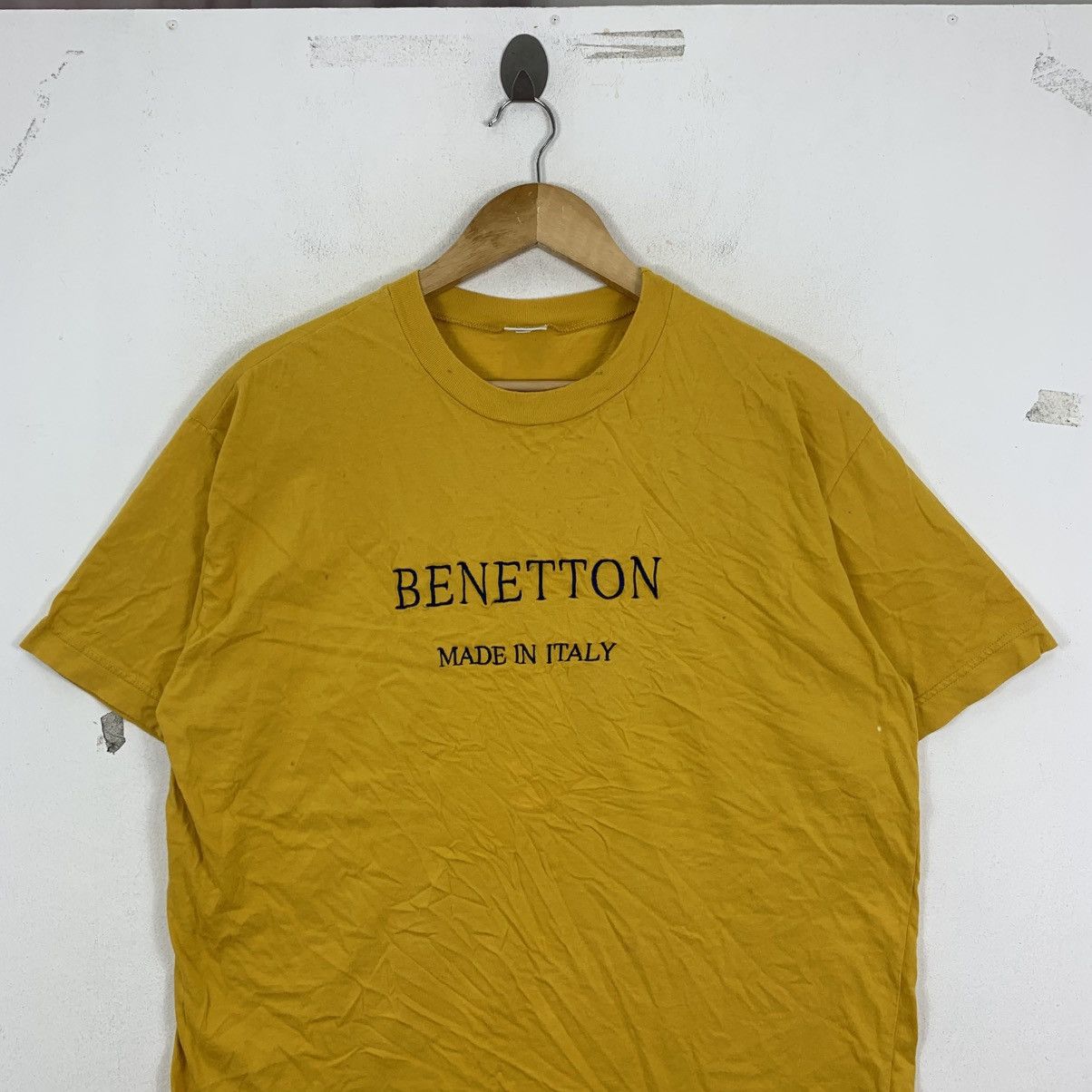 Benetton Vintage 90s BENETTON ITALY Embroidered Logo Yellow Tshirt Size US XL / EU 56 / 4 - 3 Thumbnail