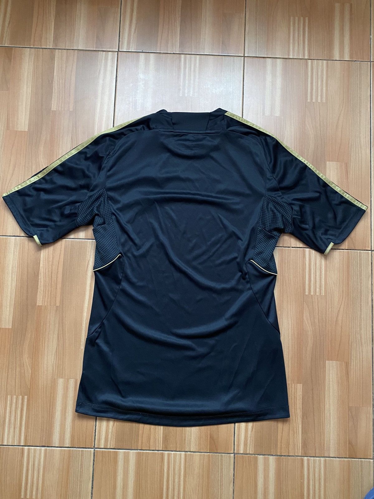 Adidas Adidas Real Madrid 2011/12 Training Football Shirt Size US S / EU 44-46 / 1 - 5 Thumbnail