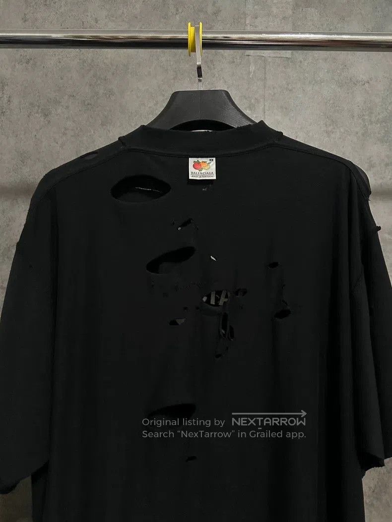 Balenciaga Balenciaga 24FW Embroidered Logo Hole T-Shirt. Size US M / EU 48-50 / 2 - 7 Thumbnail