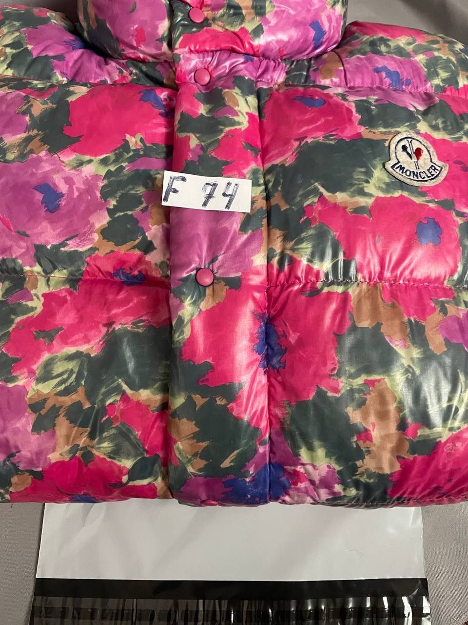 Moncler Moncler Down Jacket Flowers Pink Grenoble Vintage 1990s Size US M / EU 48-50 / 2 - 15 Thumbnail
