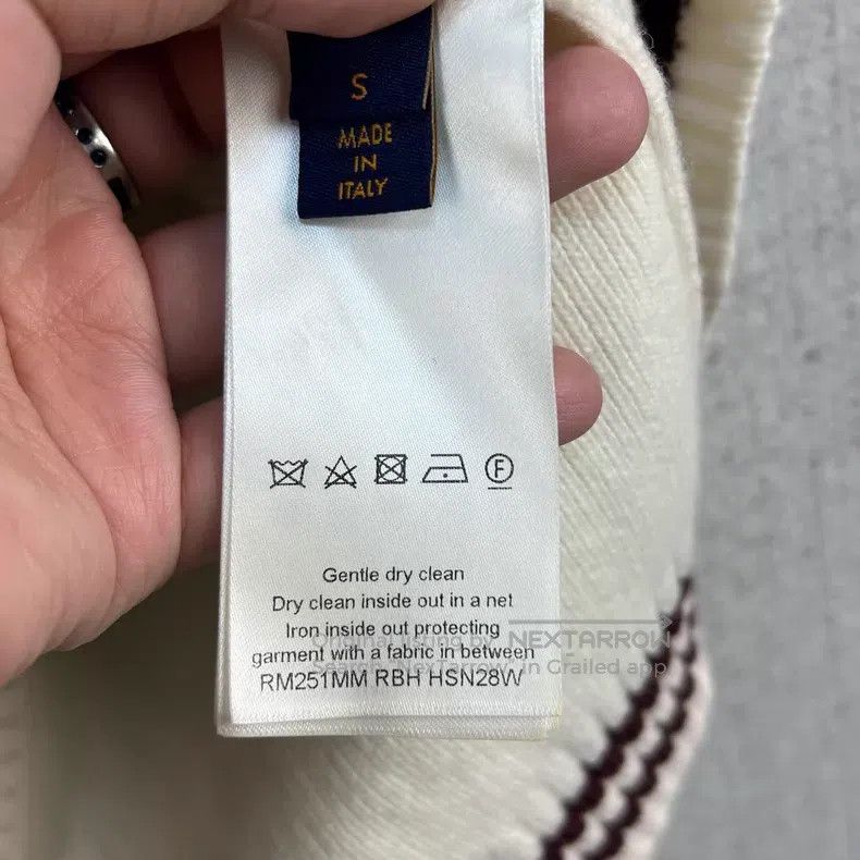 Louis Vuitton Louis Vuitton Embroidered logo letters on chest Crest Knit Size US S / EU 44-46 / 1 - 5 Thumbnail