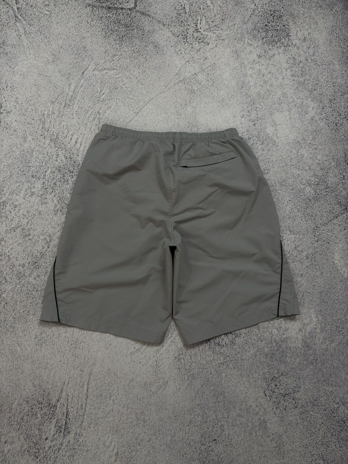 Nike Vintage Nike shorts streetwear swoosh casual y2k size L Size US 34 / EU 50 - 8 Thumbnail