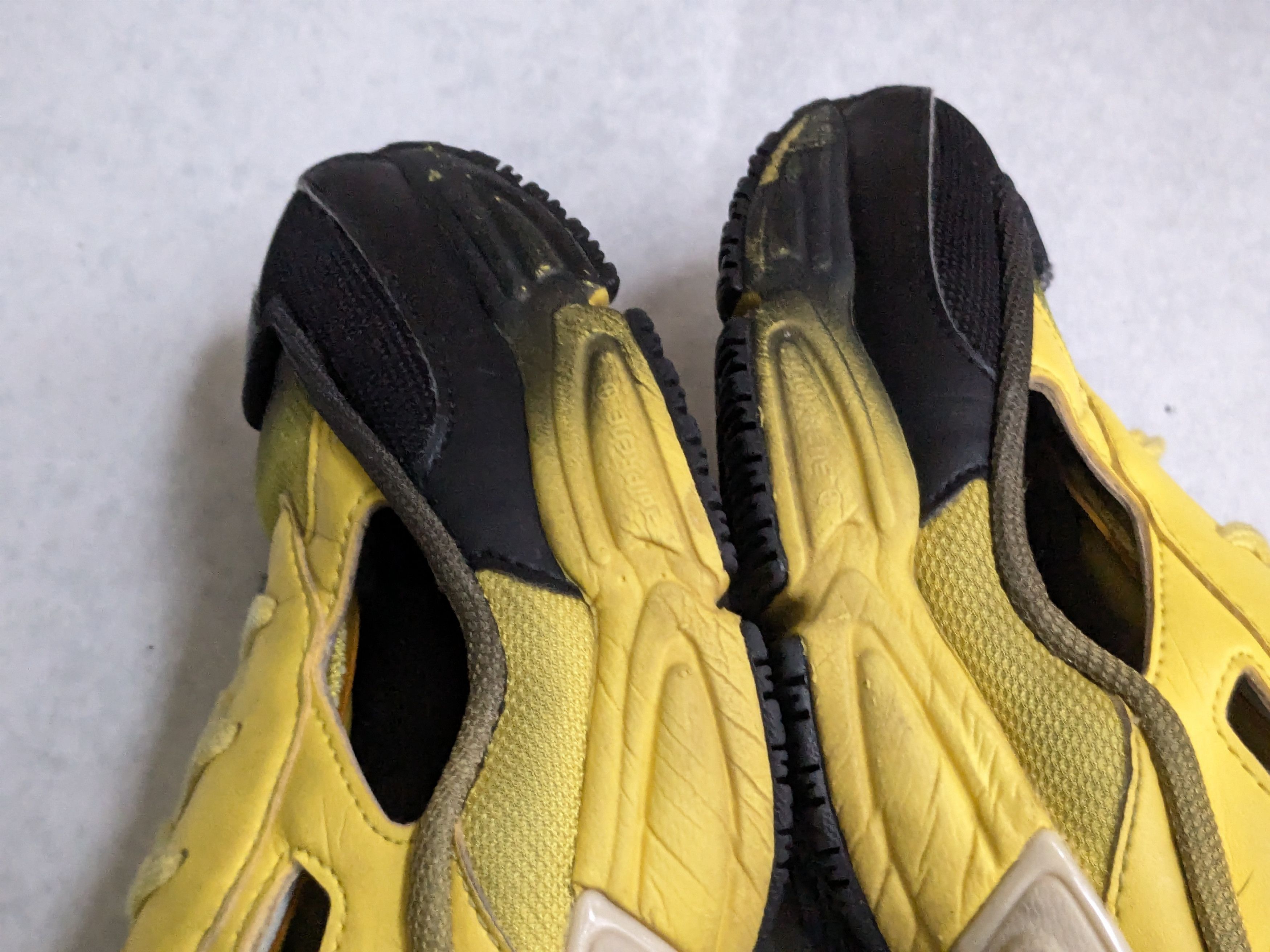 Adidas × Raf Simons Adidas x Raf Simons Replicant Ozweego Yellow Black 10 Size US 10 / EU 43 - 5 Thumbnail