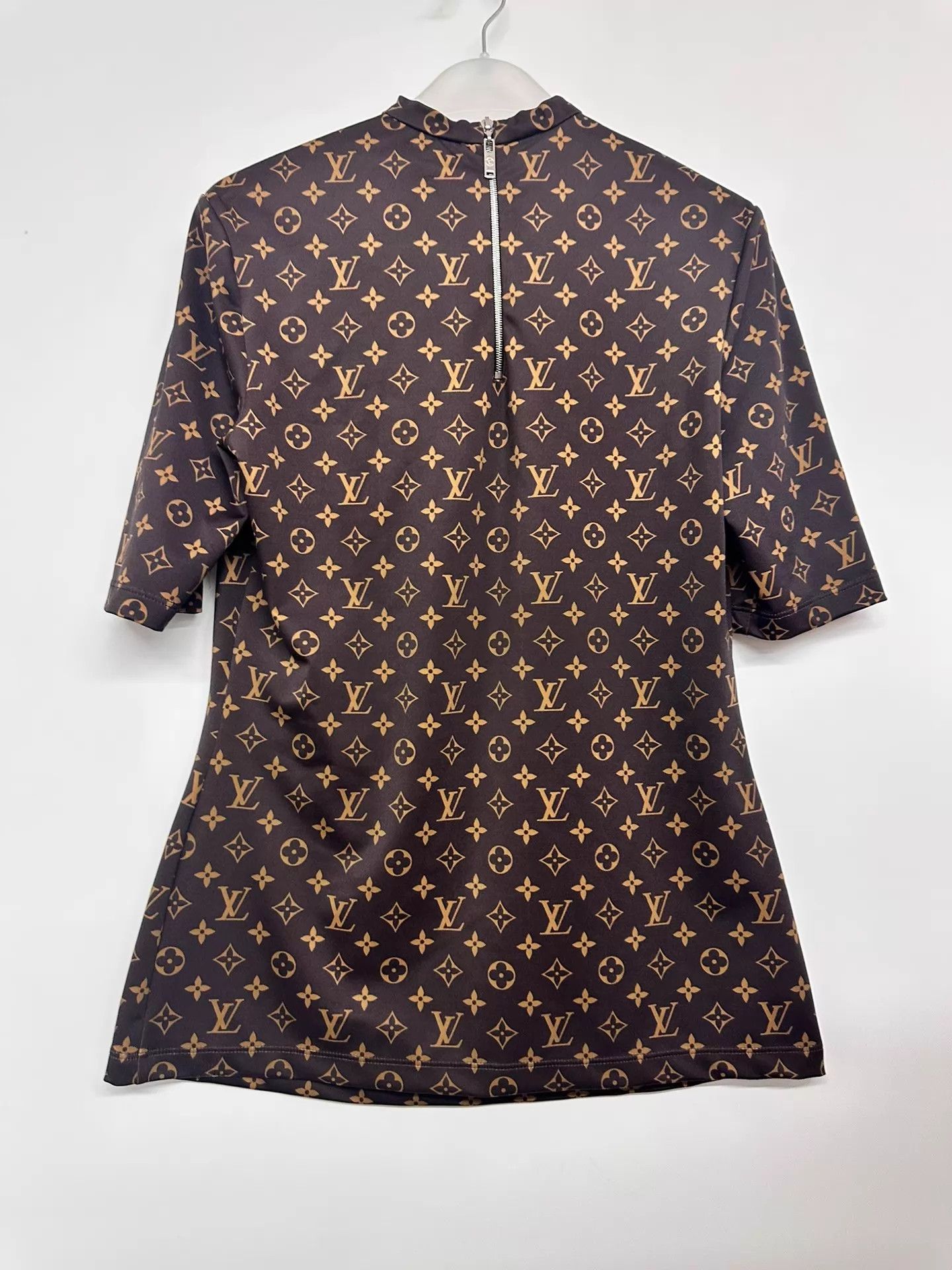 Louis Vuitton Louis Vuitton All Over Print Short Sleeve M 39s 94c 64l Size M / US 6-8 / IT 42-44 - 8 Thumbnail