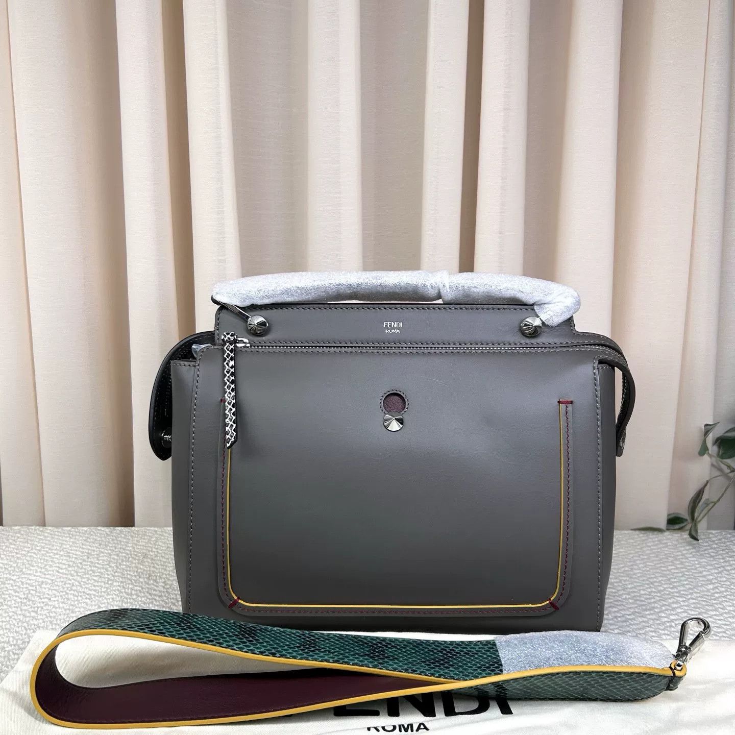 Fendi Pre-loved Bag Very good condition Size ONE SIZE - 1 Thumbnail