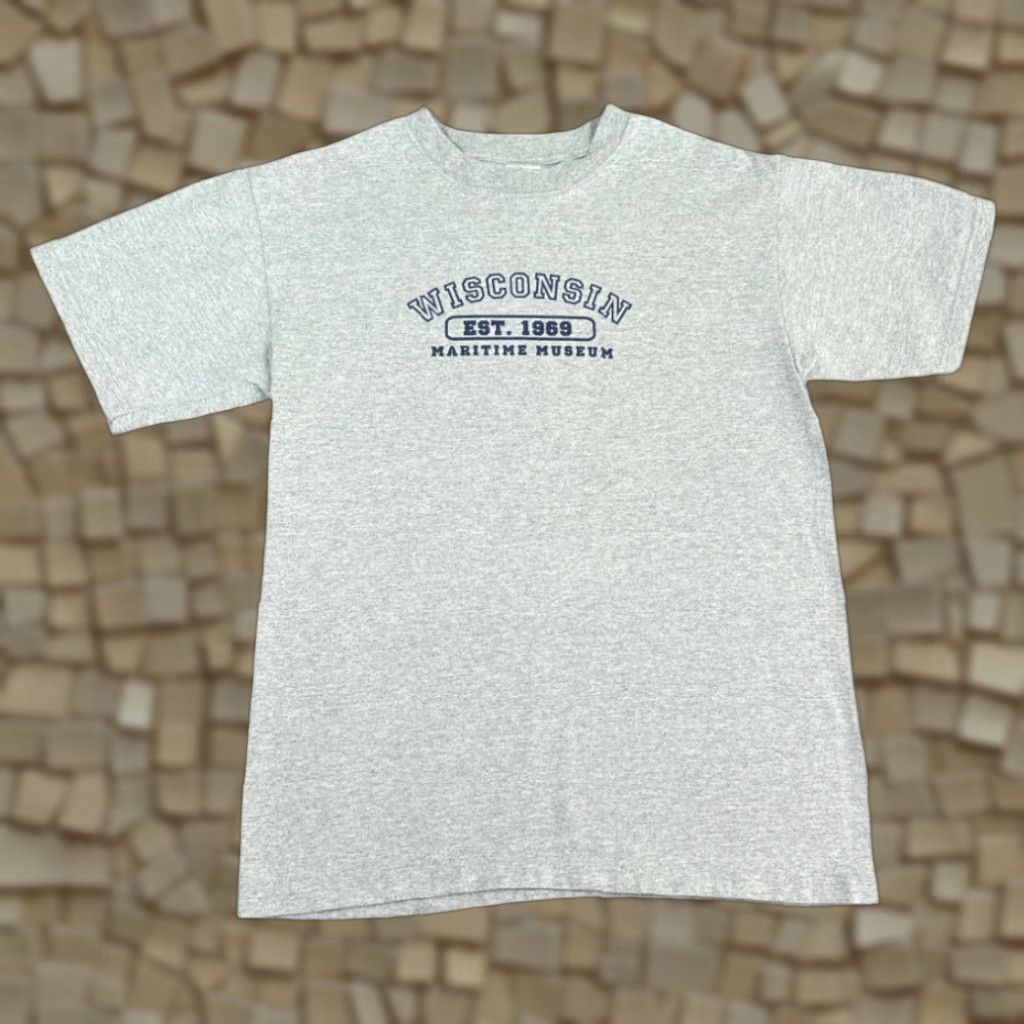 Anvil VINTAGE Wisconsin Maritime Museum Shirt Adult MEDIUM Gray 90s Y2K Spell Out 90s Size US M / EU 48-50 / 2 - 1 Thumbnail