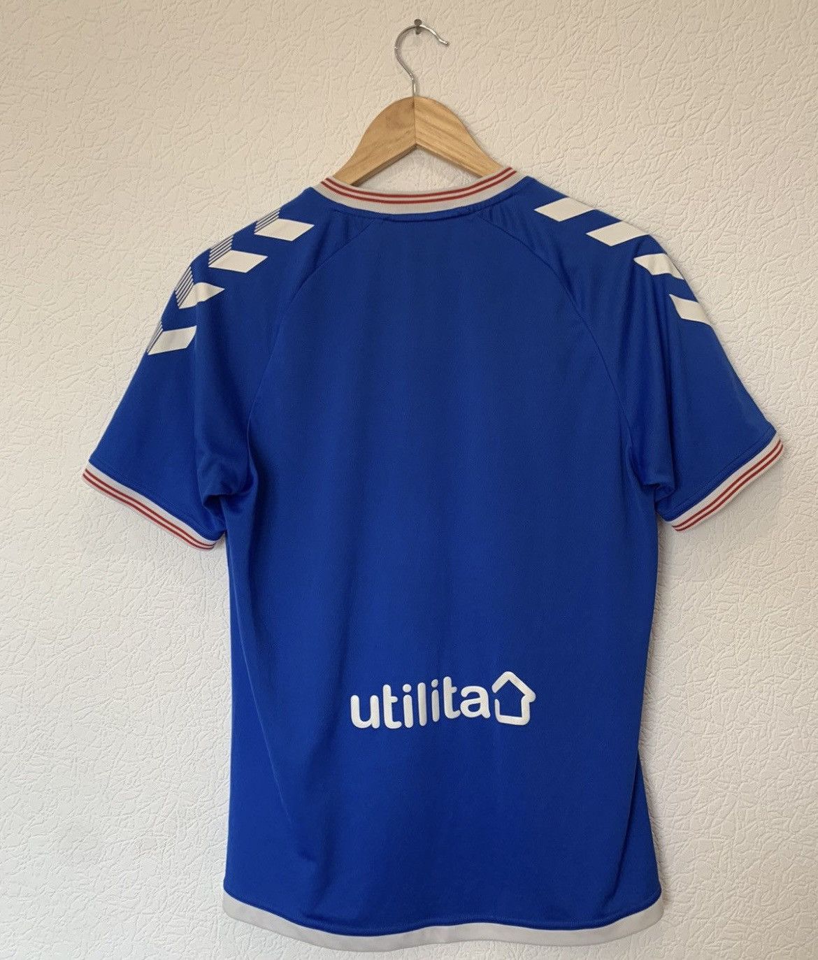 Hummel GLASGOW RANGERS HUMMEL 2019/2020 HOME KIT SOCCER JERSEY Size US M / EU 48-50 / 2 - 4 Thumbnail