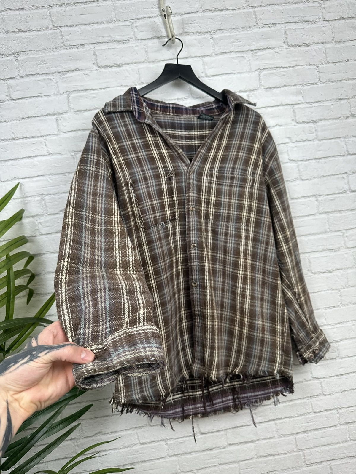 (L) BEAUTIFUL THRASHED FADED Plaid Flannel Button Up Shirt