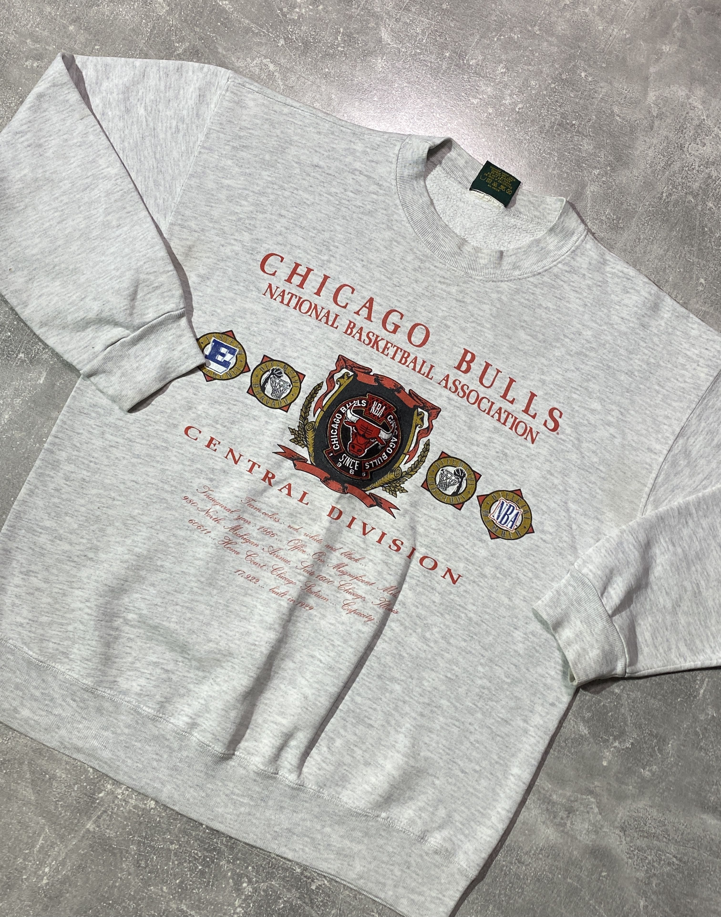 Vintage Vintage NBA Chicago Bulls NATIONAL BASKETBALL ASSOCIATION Size US L / EU 52-54 / 3 - 2 Thumbnail