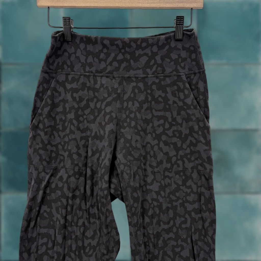 Lululemon Lululemon Align Jogger Pants Womens 6 Heritage 365 Camo Deep Coal Multi Gym Cozy Size 28" / US 6 / IT 42 - 1 Thumbnail