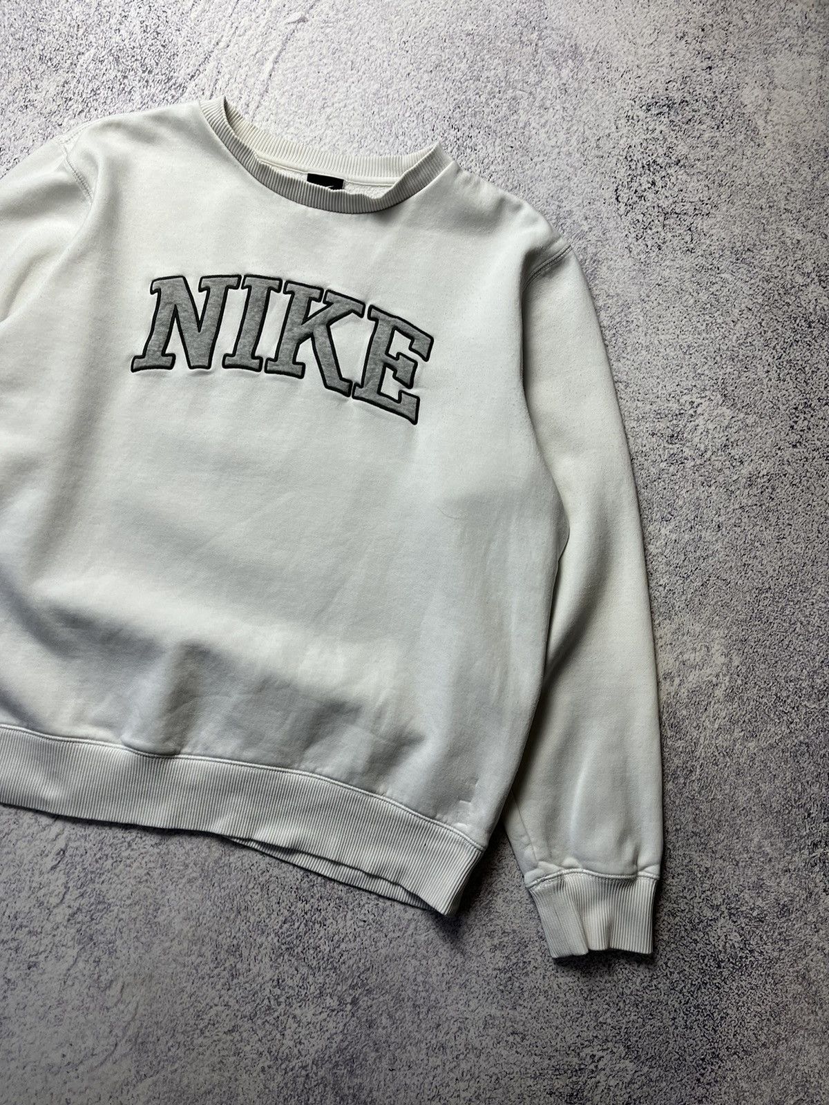 Nike Vintage Nike Big Logo Sweatshirt Y2K Streetwear Size US L / EU 52-54 / 3 - 8 Thumbnail