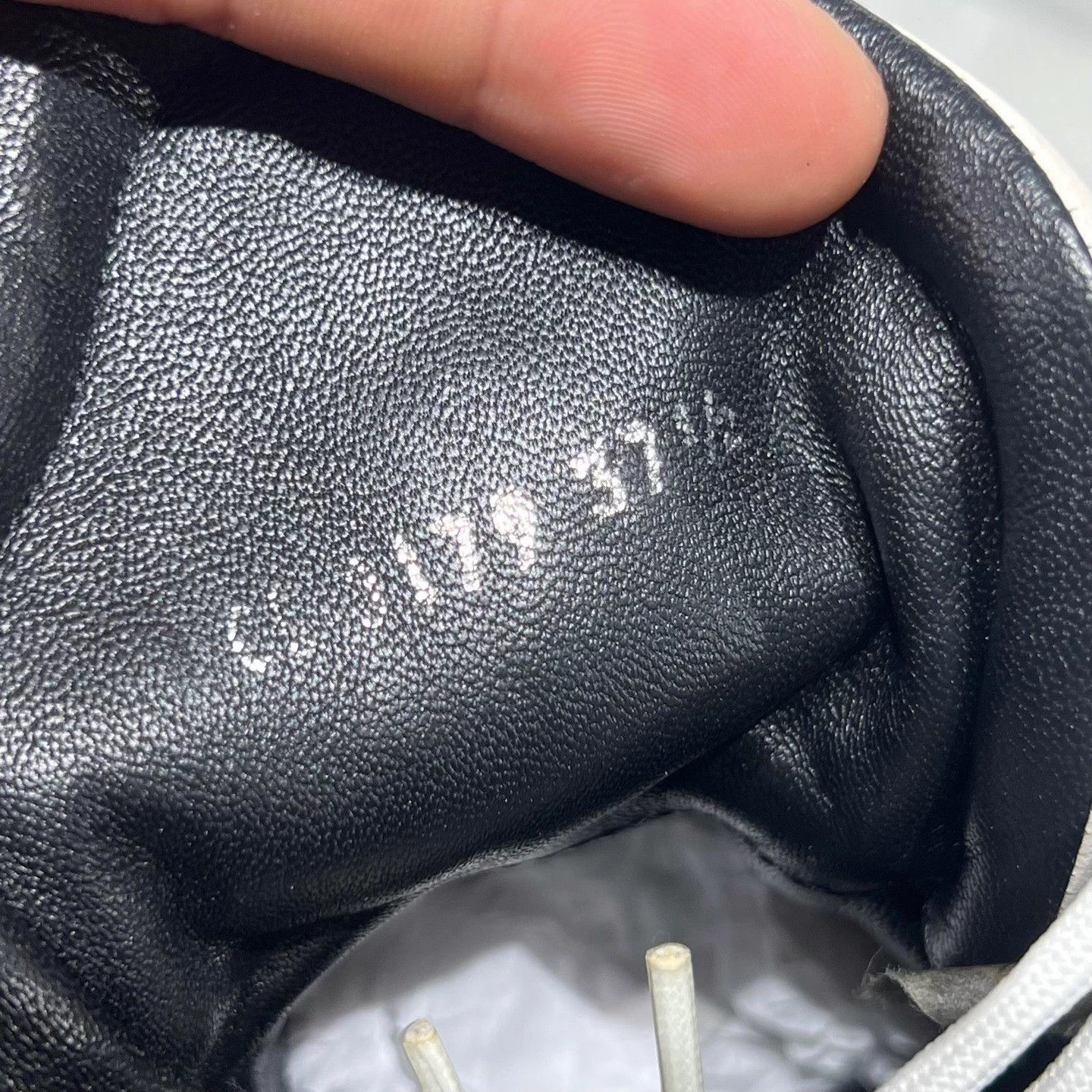 Louis Vuitton LV Monogram Arch Sneaker UK3.5 EU37.5 Size US 6.5 / IT 36.5 - 7 Thumbnail