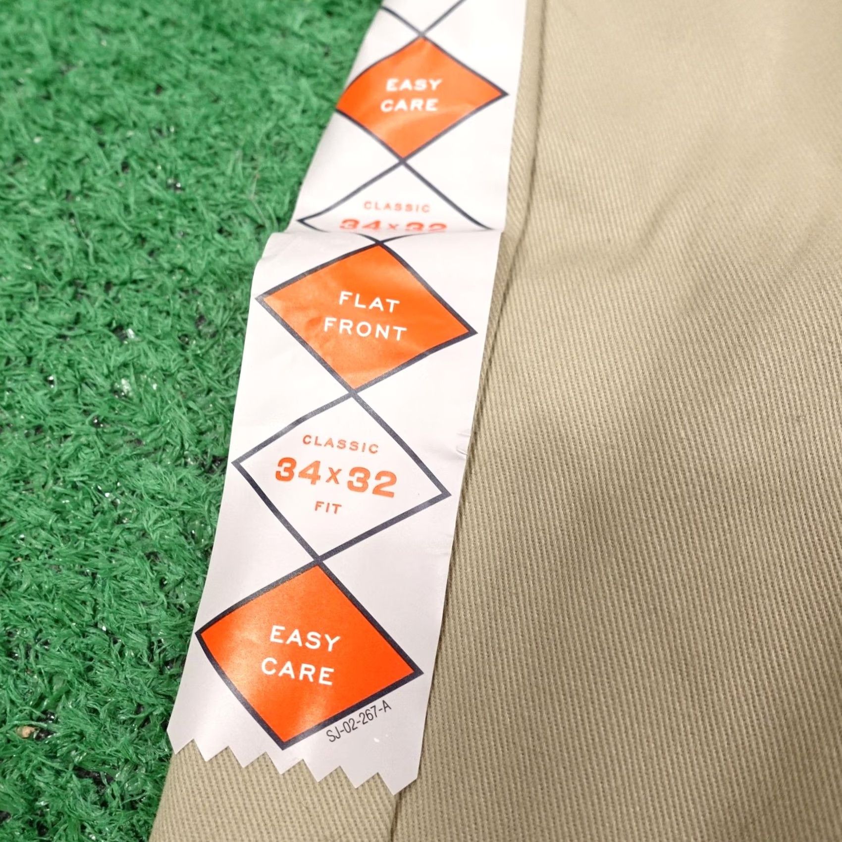 Vintage St John's Bay Pants Khakis 34x32 Beige Classic Fit Flat Front Easy Care Mens Pants Adjustable Waist Pocketless? No. Size US 34 / EU 50 - 3 Thumbnail