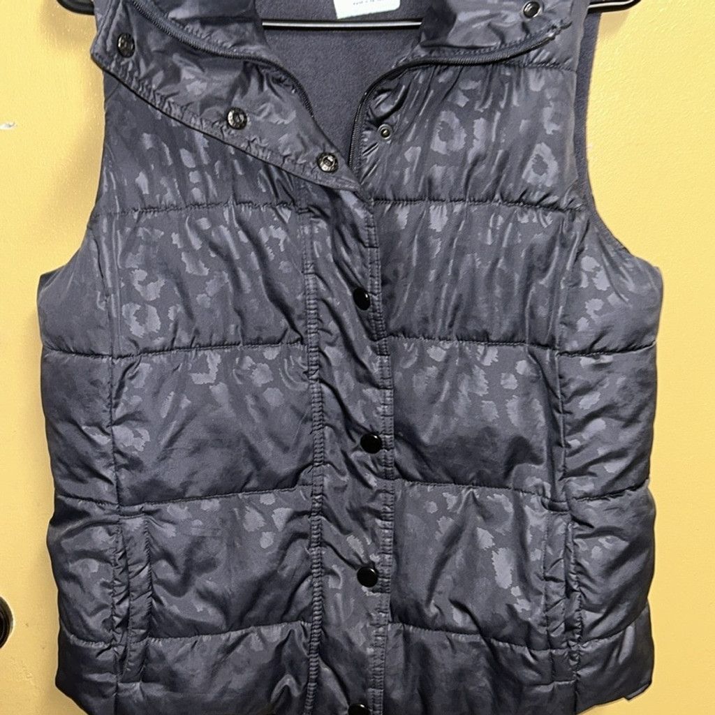 Old Navy Old Navy Grey Puffer Vest Women’s Size Medium Size L / US 10 / IT 46 - 3 Thumbnail
