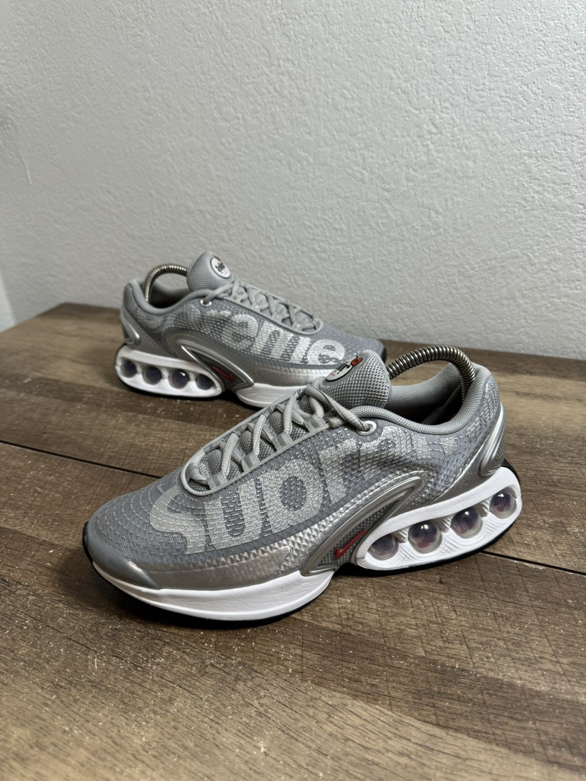 Nike × Supreme Supreme x Nike Air Max DN Silver Bullet Friends & Family Sz6 Size US 6 / EU 39 - 2 Thumbnail